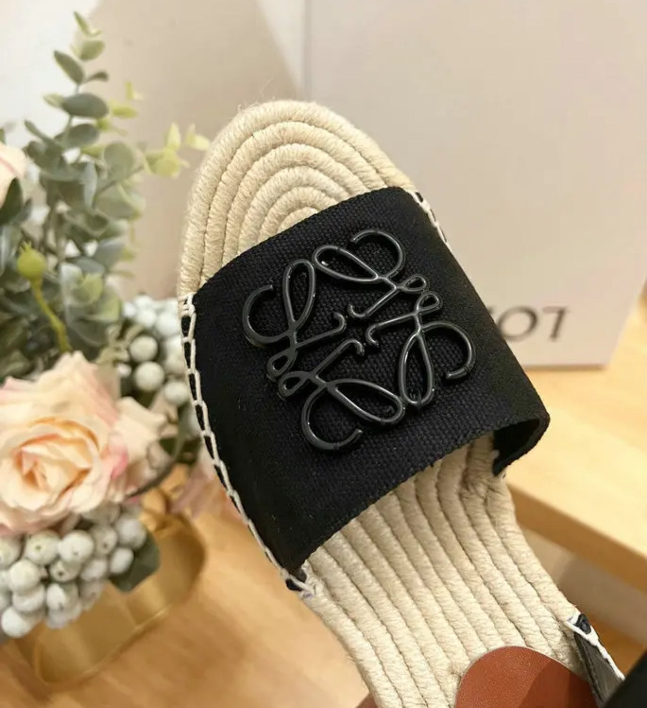 Logo Wedges