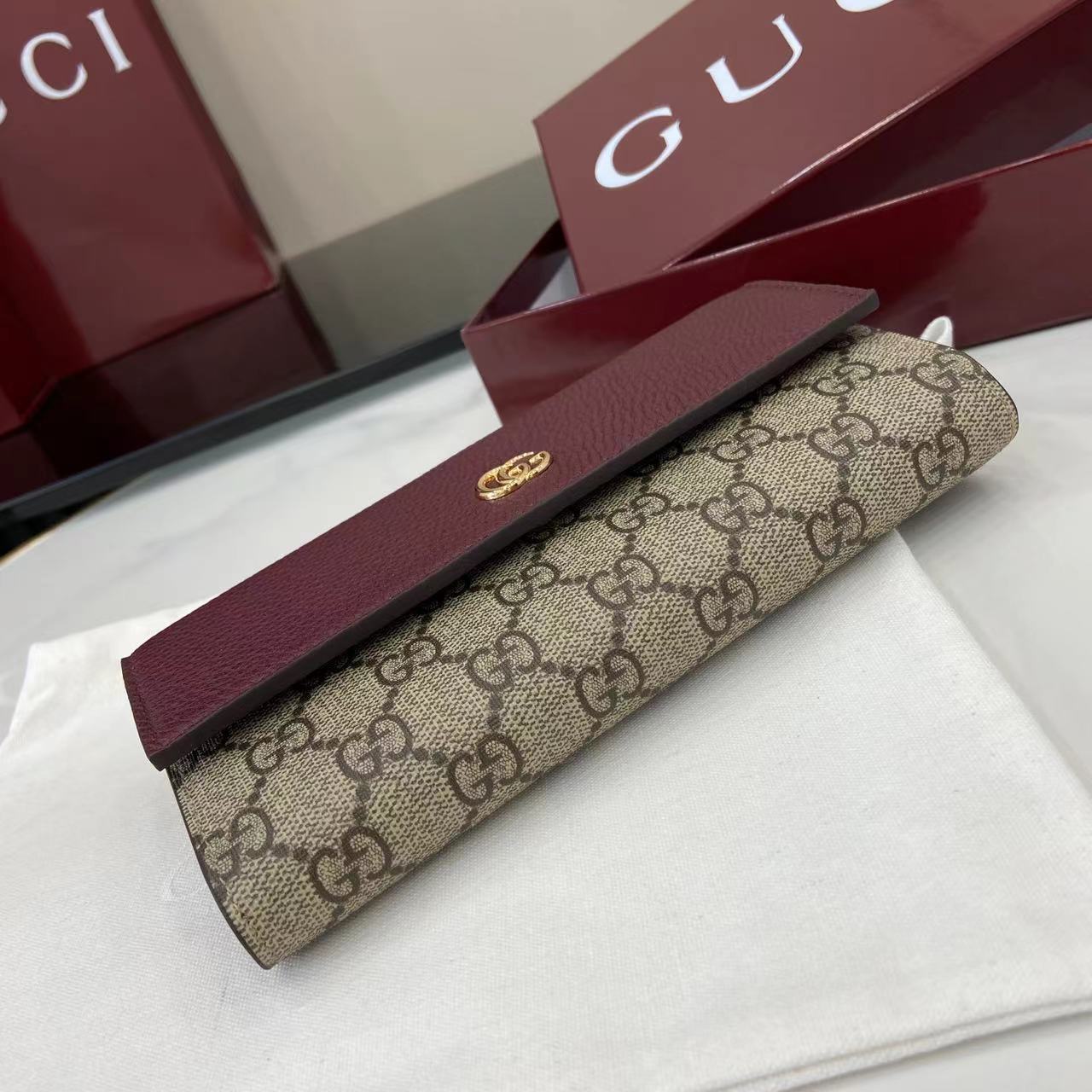 Continental Wallet