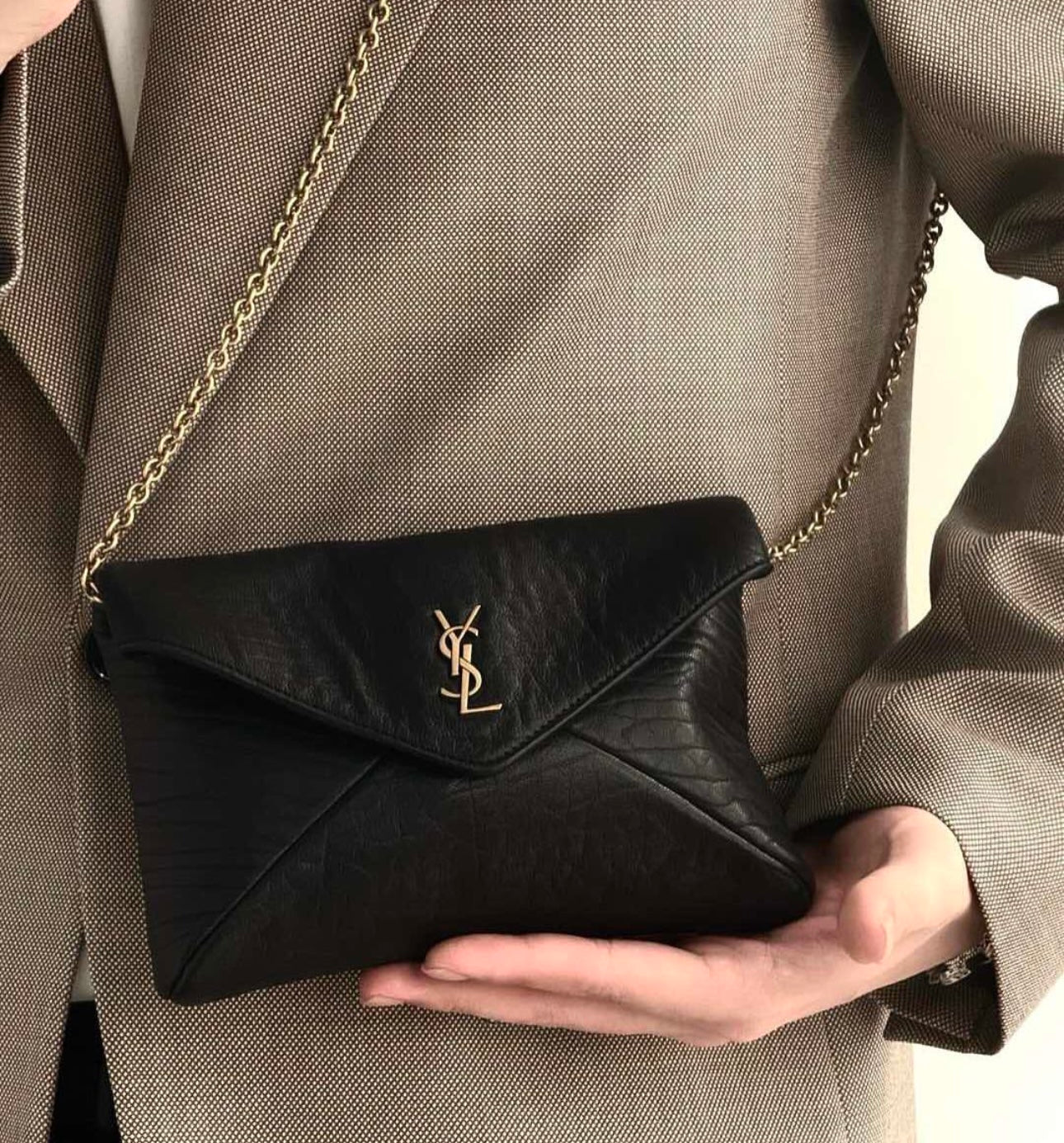 Cassandre Pouch