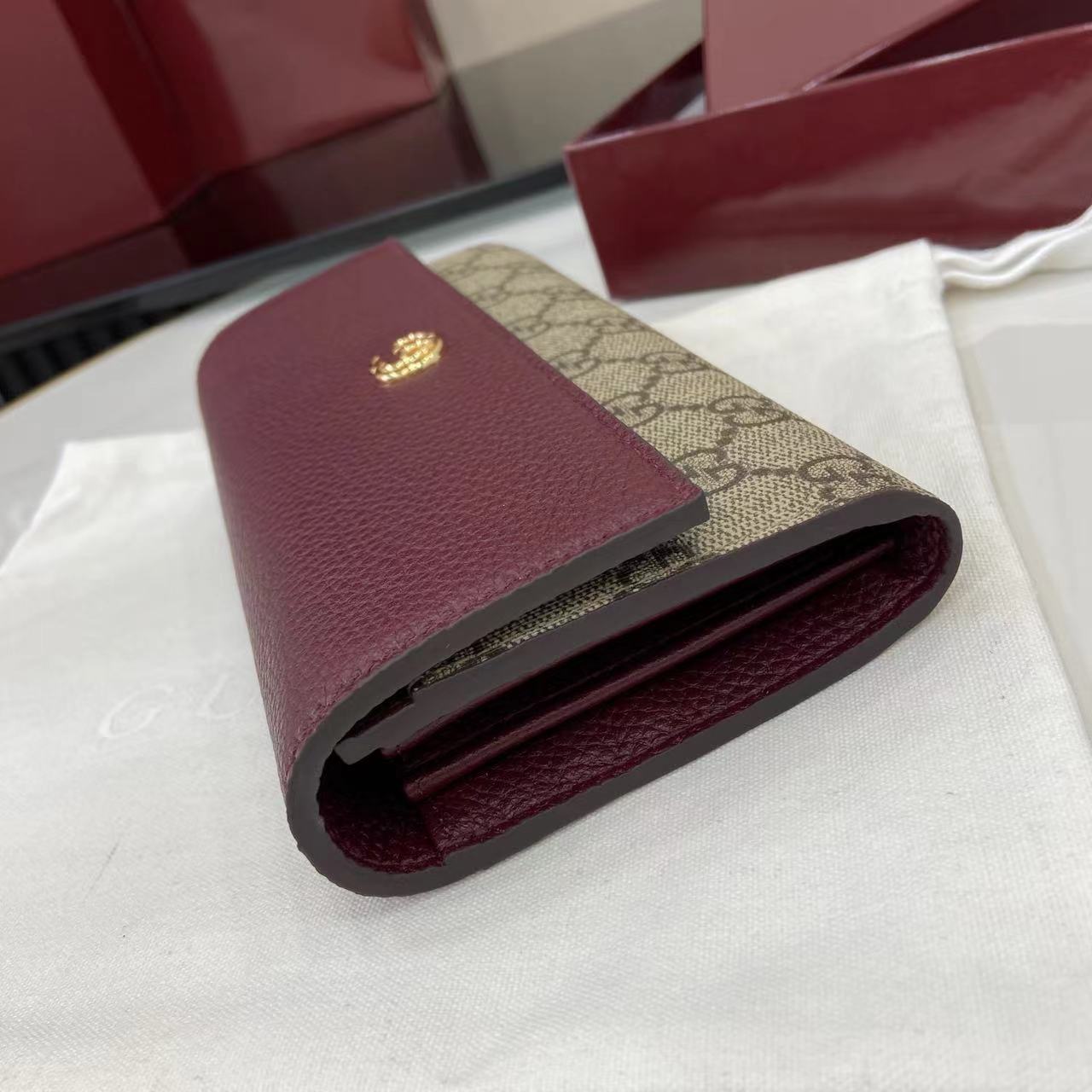 Continental Wallet