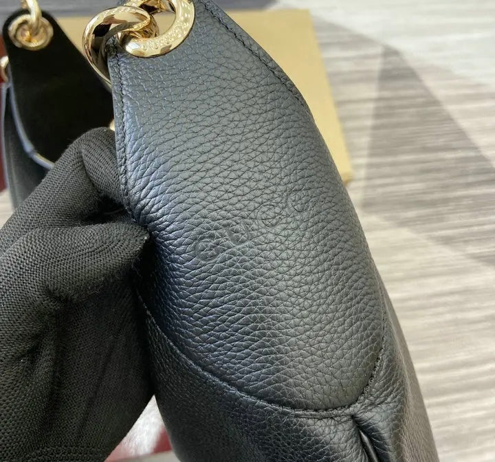 GG Medium Shoulder Bag