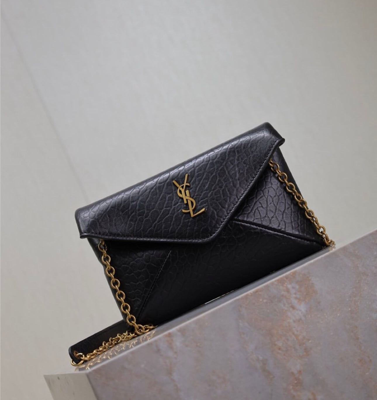 Cassandre Pouch