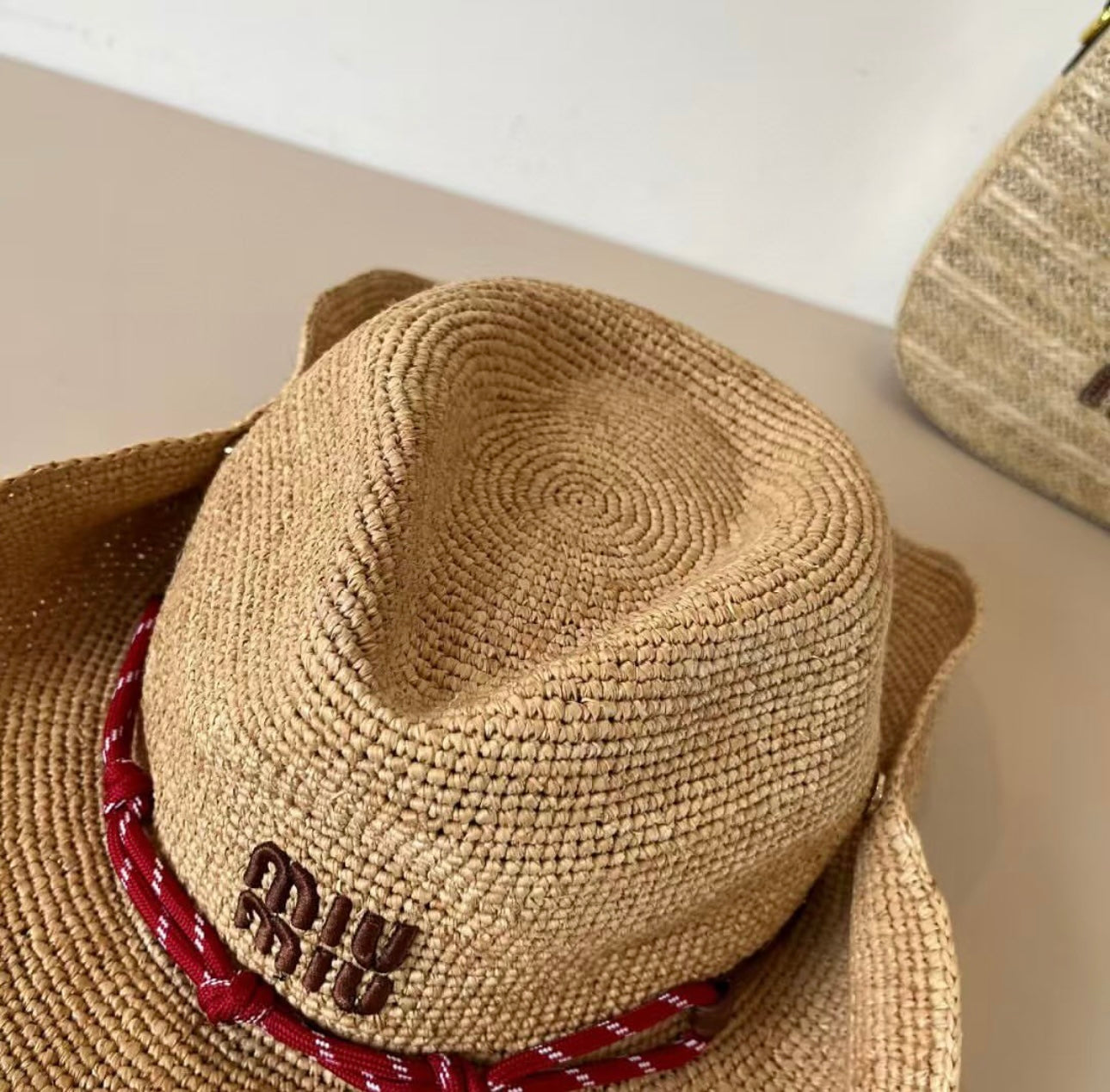Logo Hat