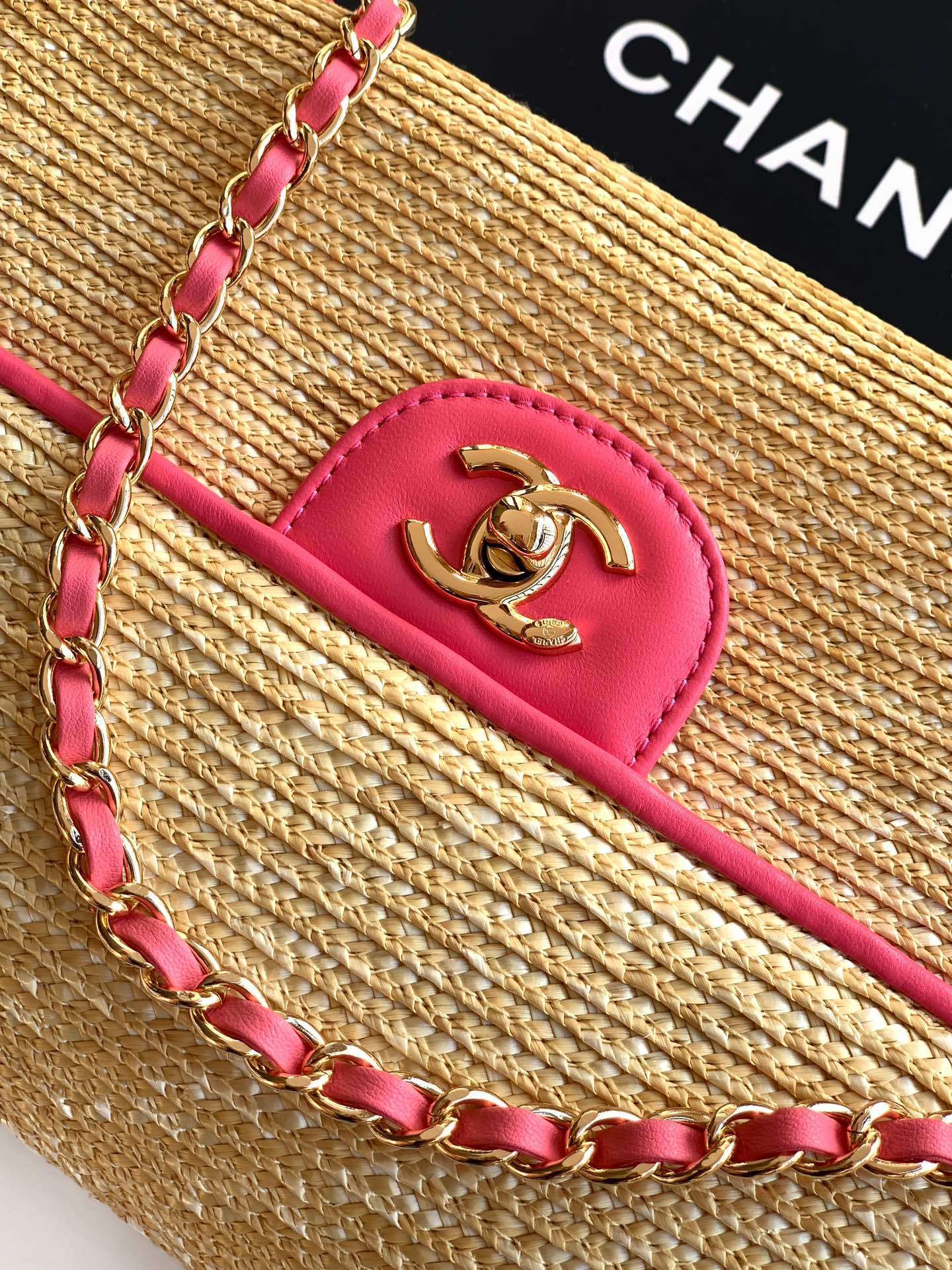 Raffia Classic Flap