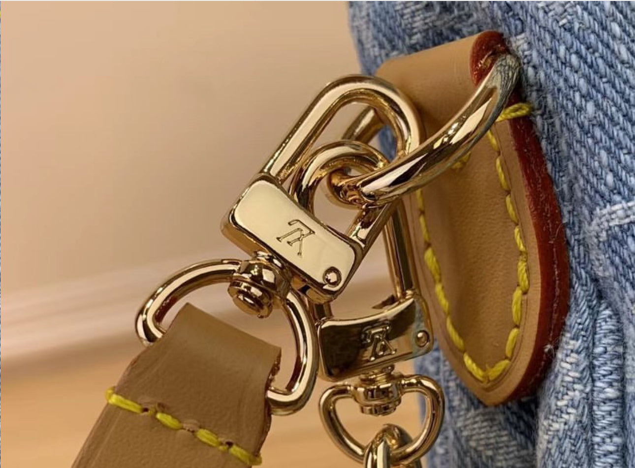Liv Pochette