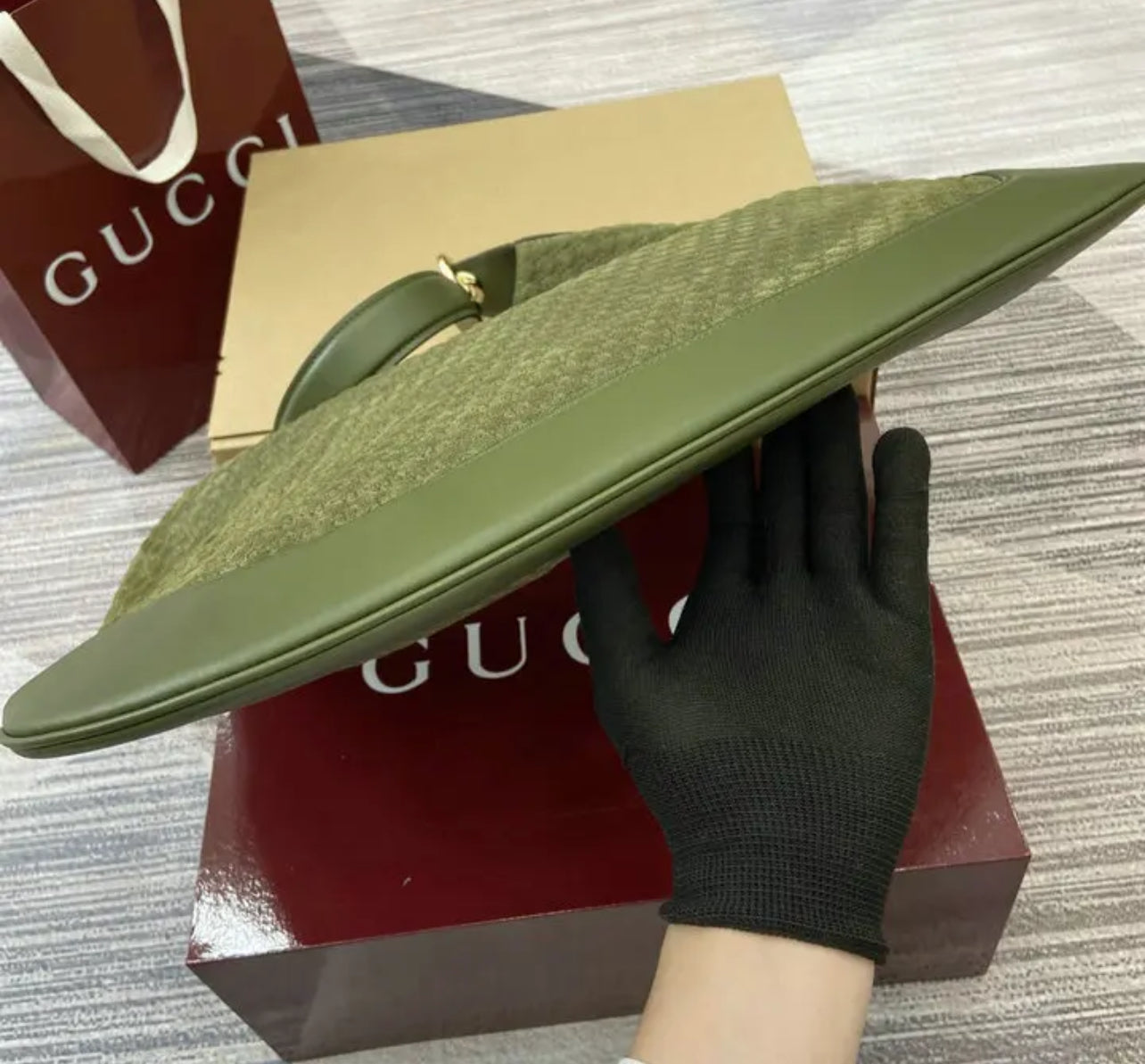 GG Medium Shoulder Bag