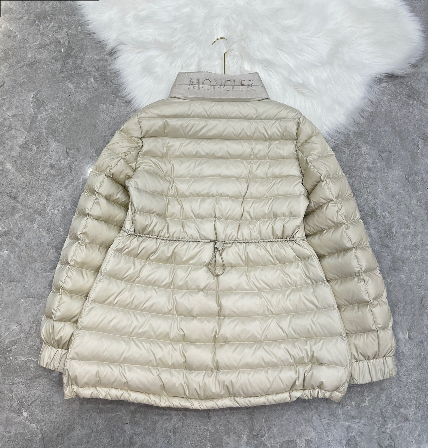 Logo Coat