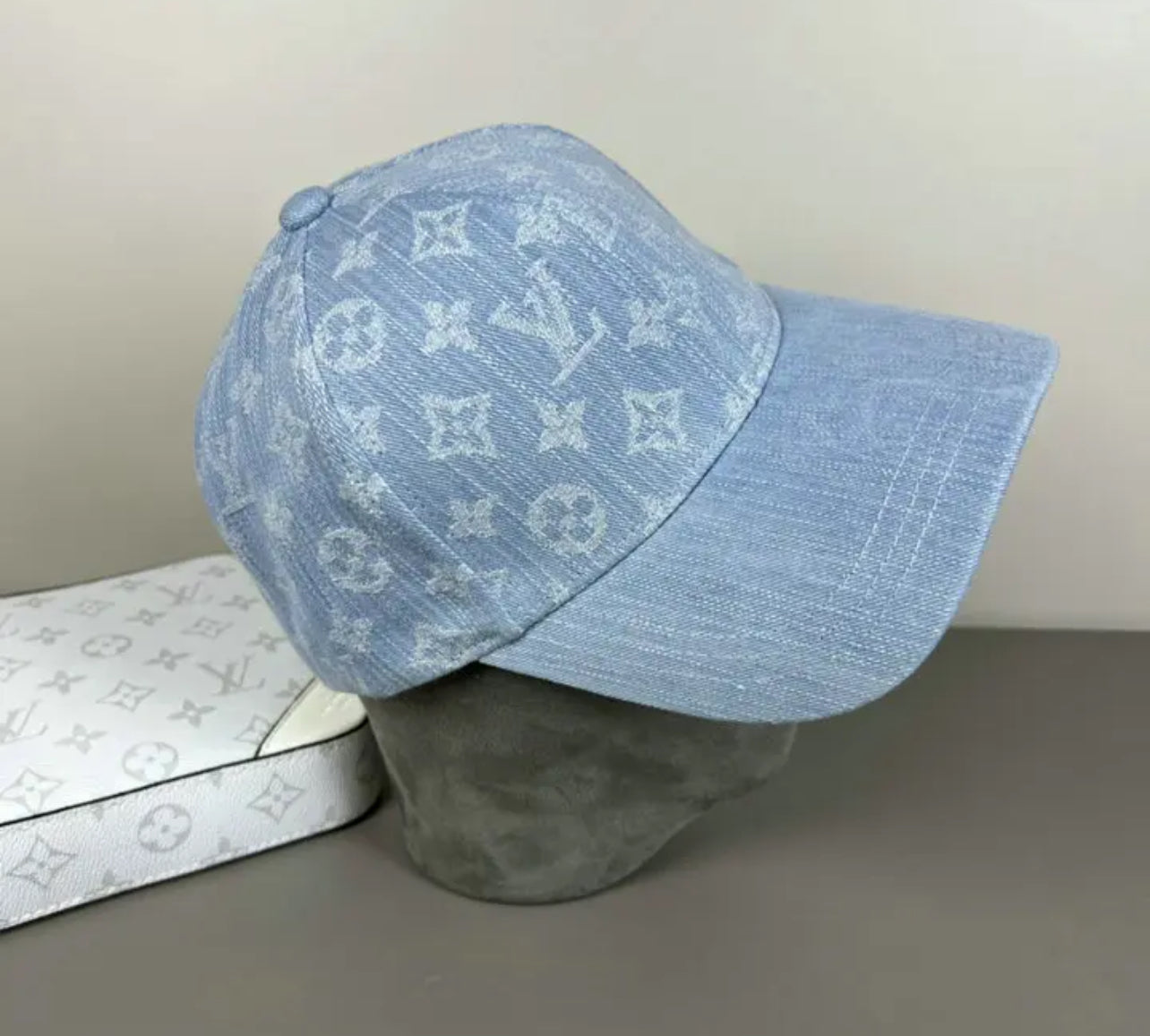 Logo Hat