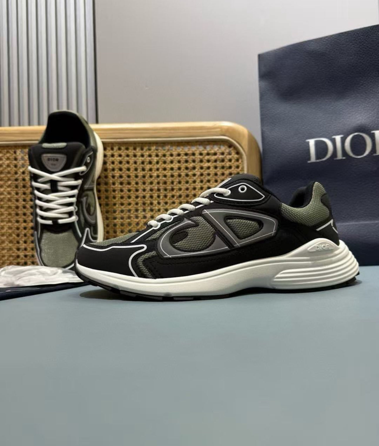 B30 Sneaker