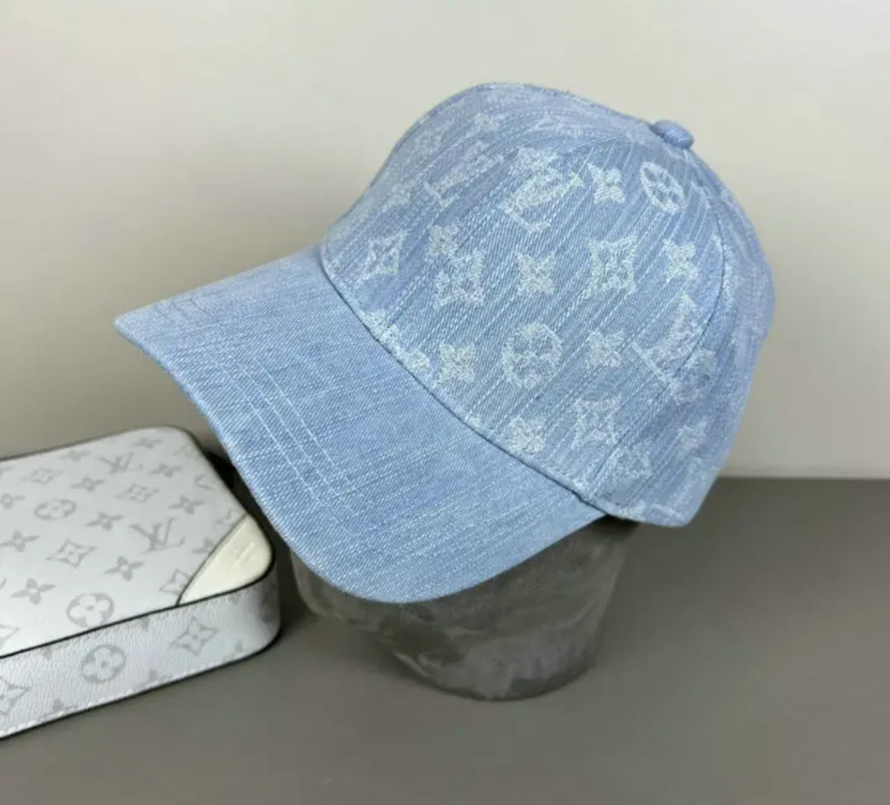 Logo Hat