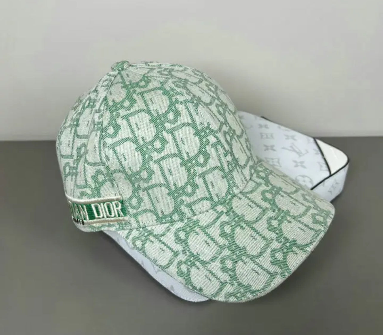 Oblique Cap