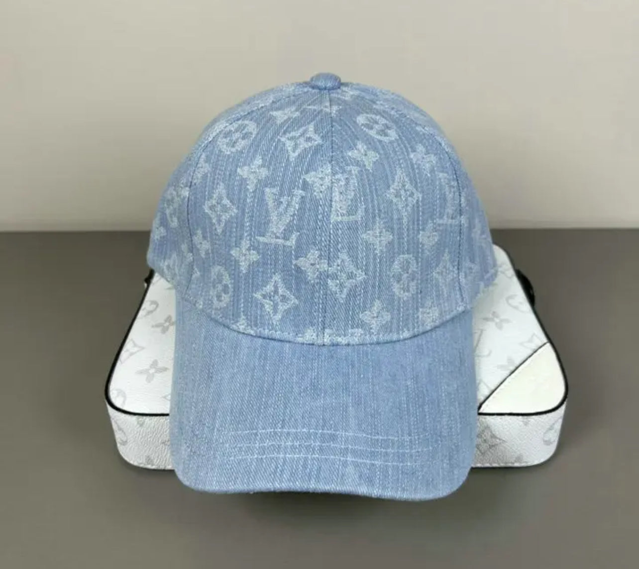 Logo Hat
