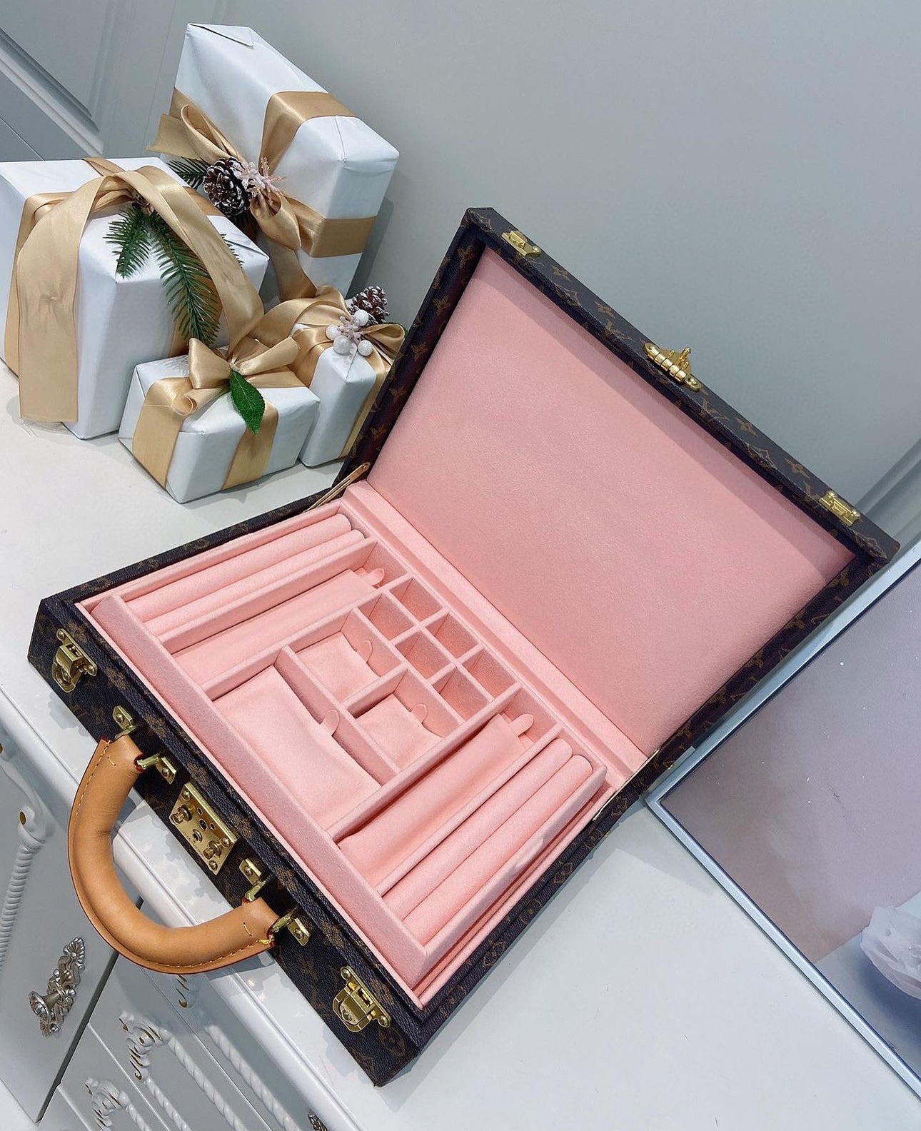 Boite Jewellery Case