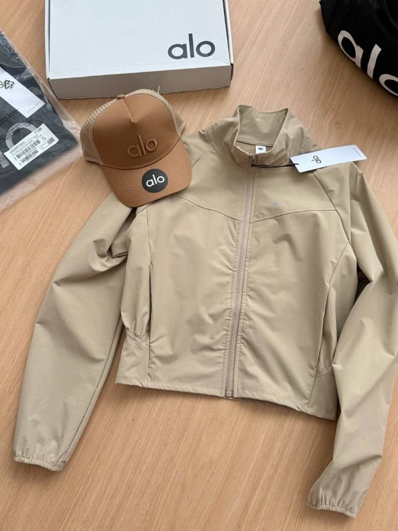 Light zip up jacket