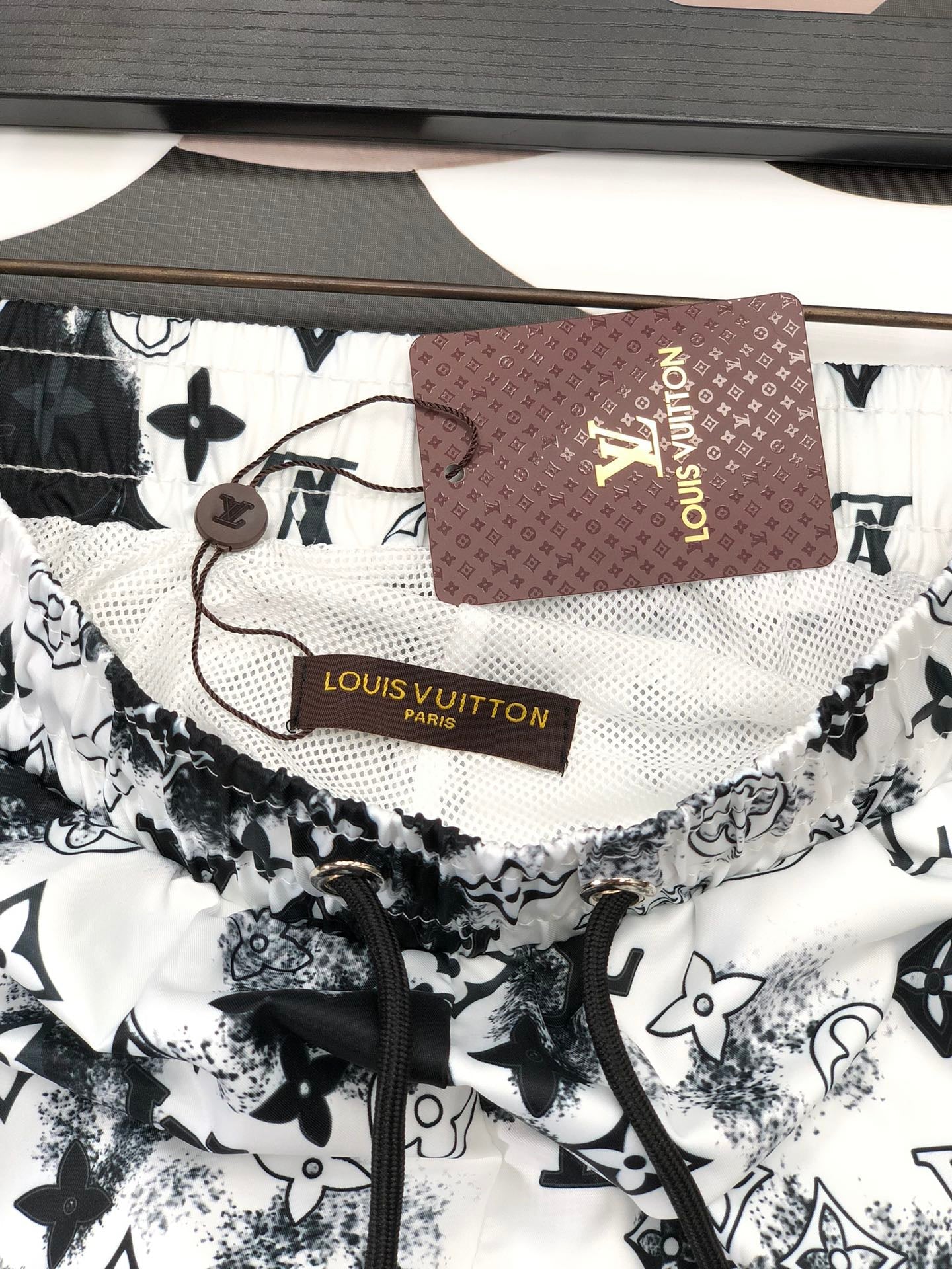 Logo Shorts