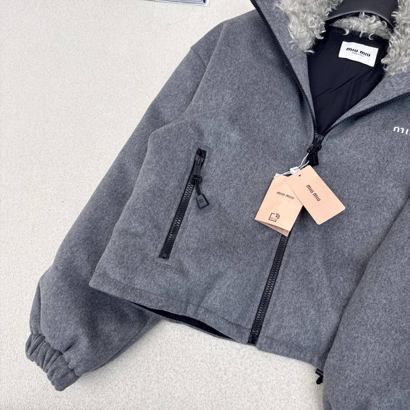 Logo Jacket