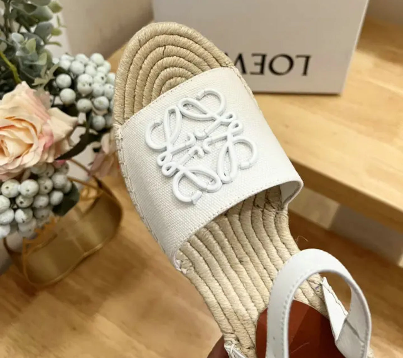Logo Wedges