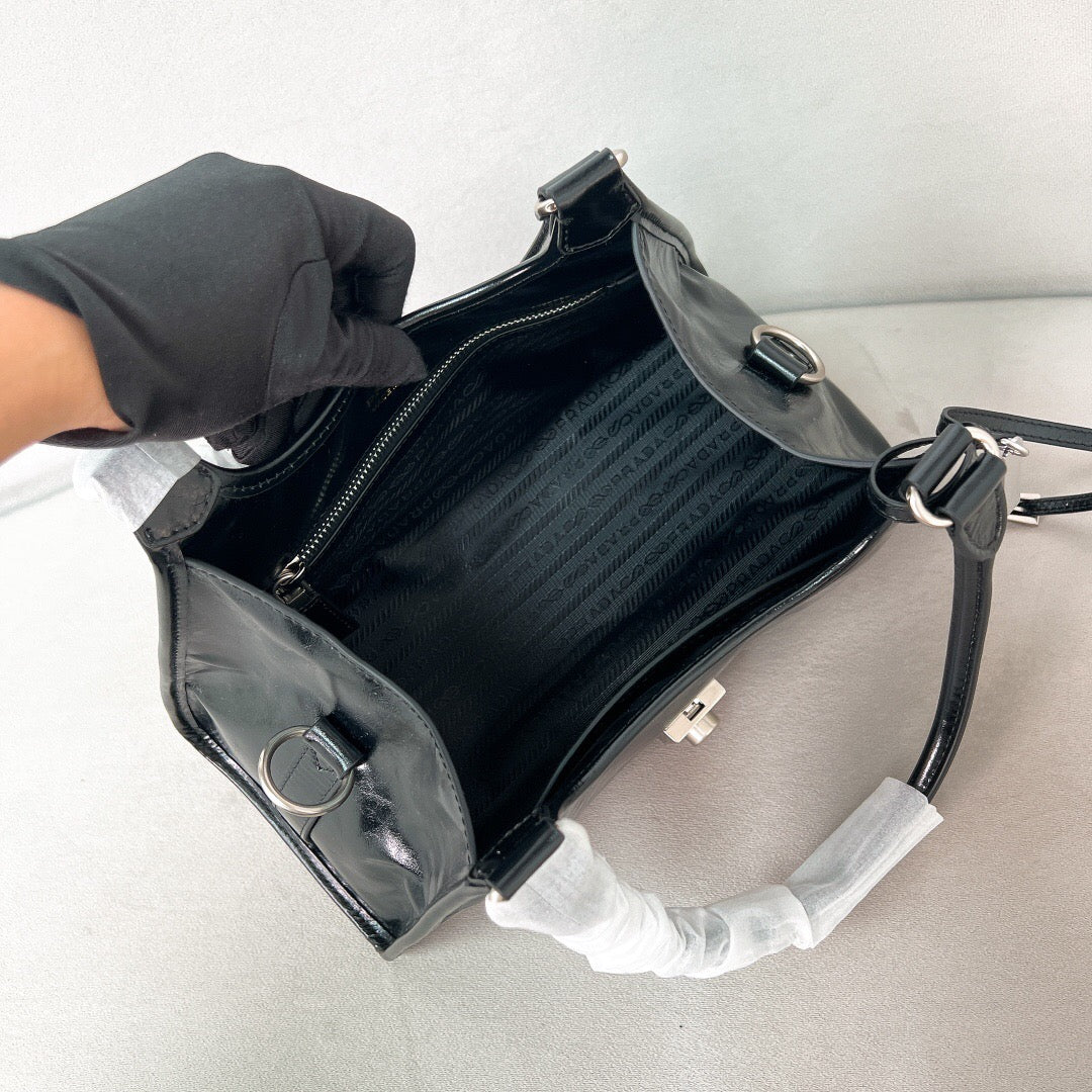 Medium Leather Tote