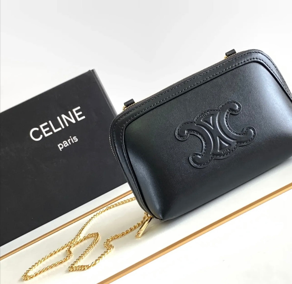 Triomphe Chain Pouch