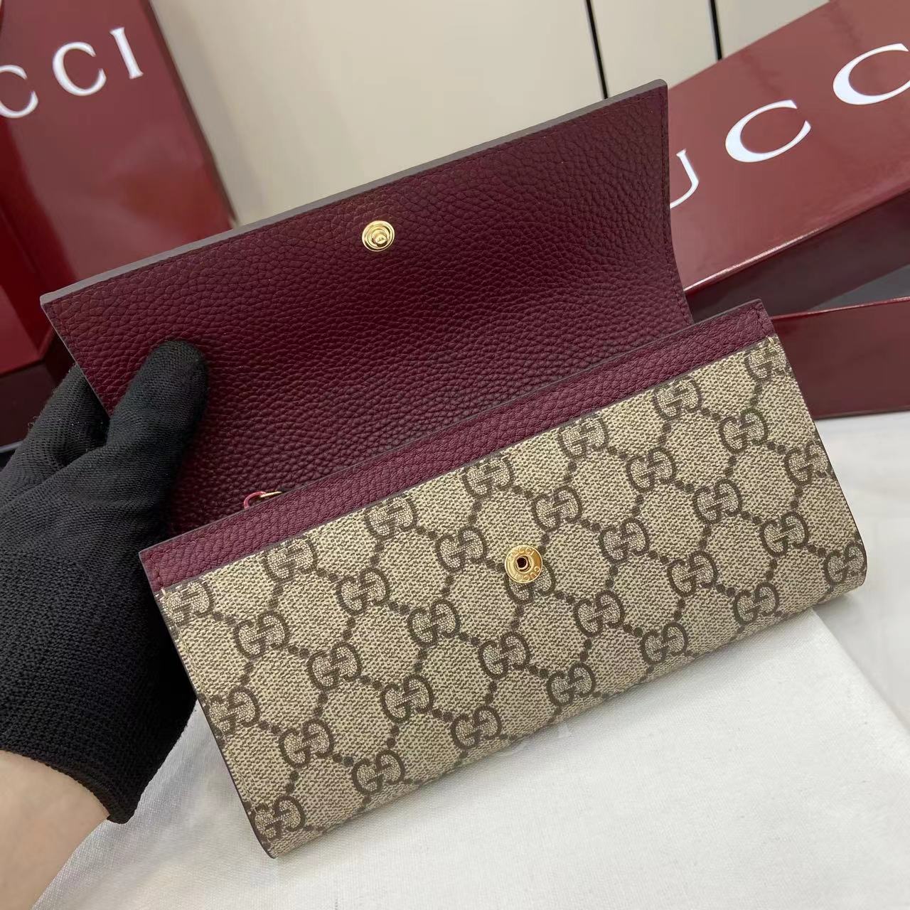 Continental Wallet