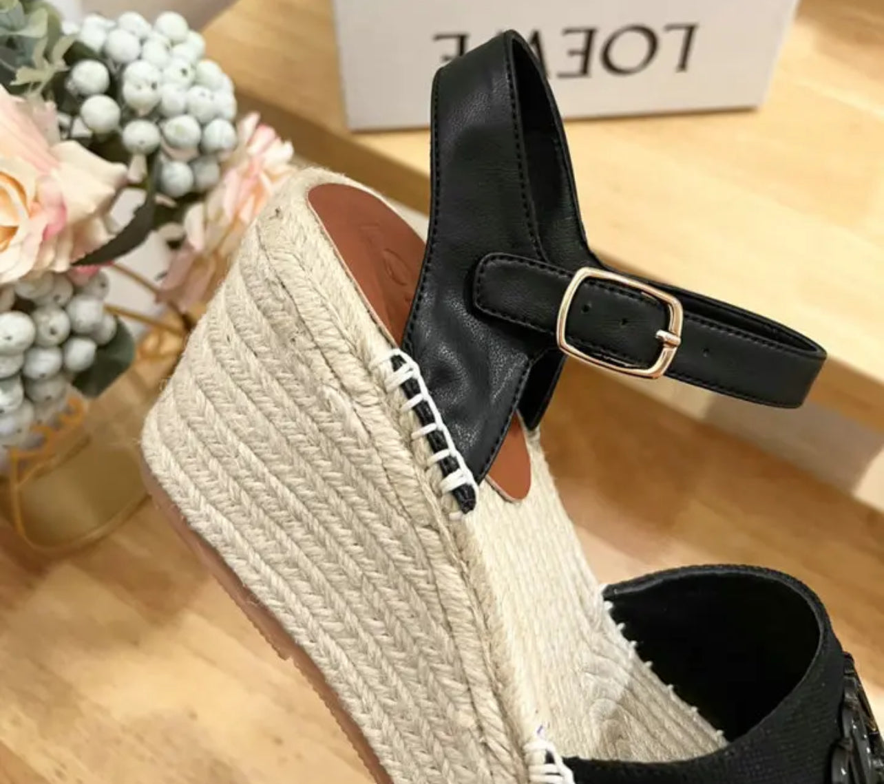 Logo Wedges