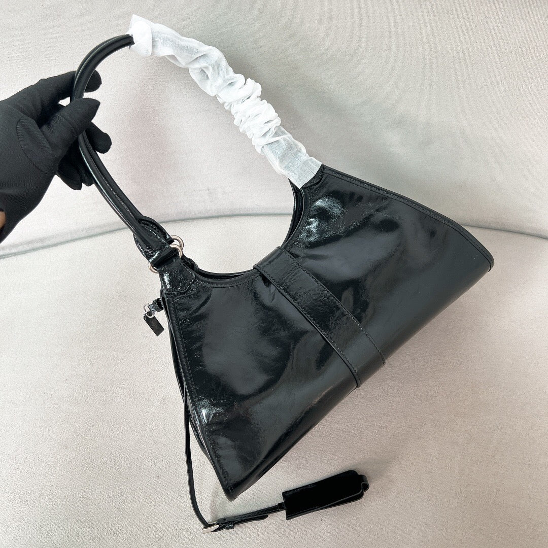 Medium Leather Tote