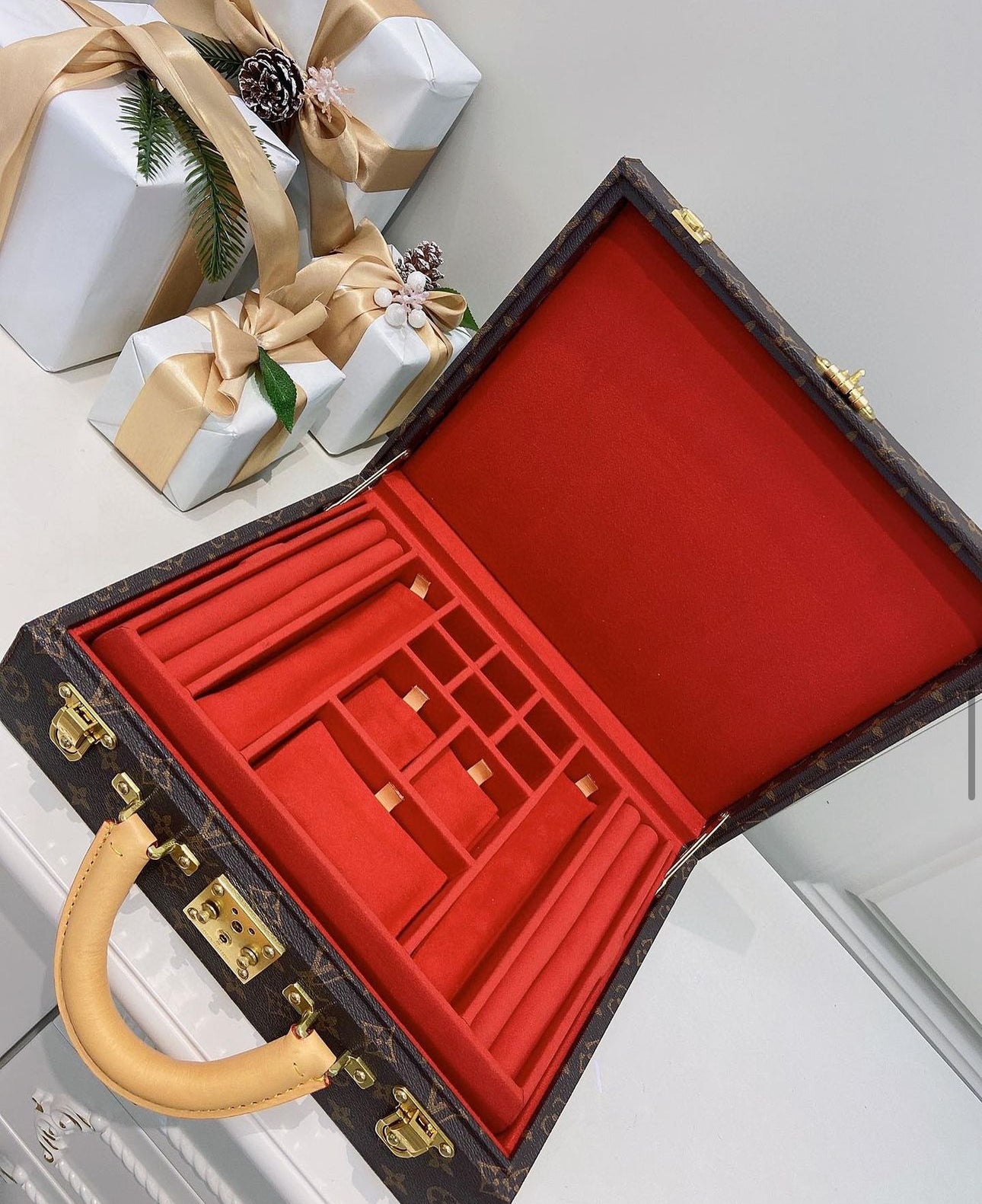 Boite Jewellery Case