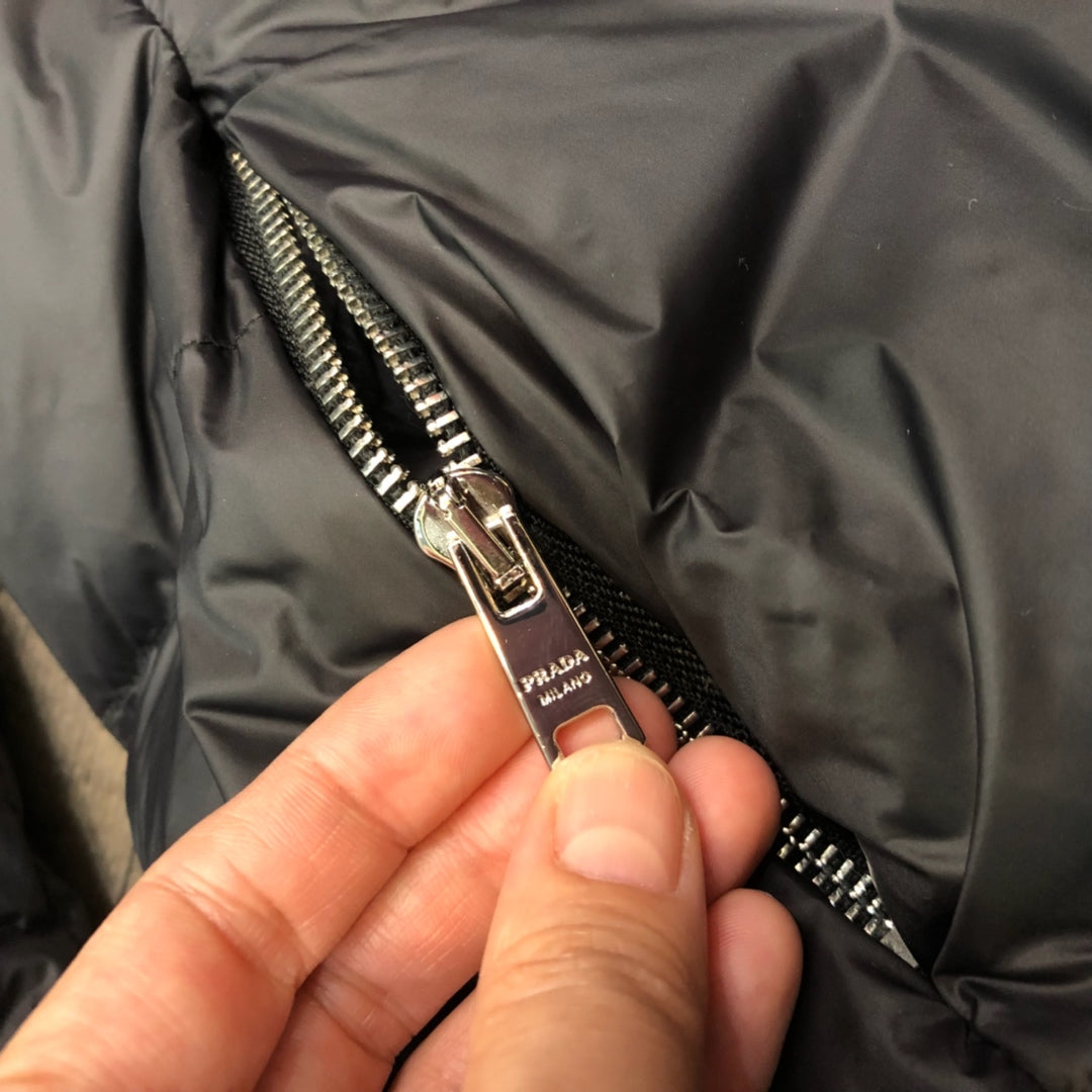 Logo Coat