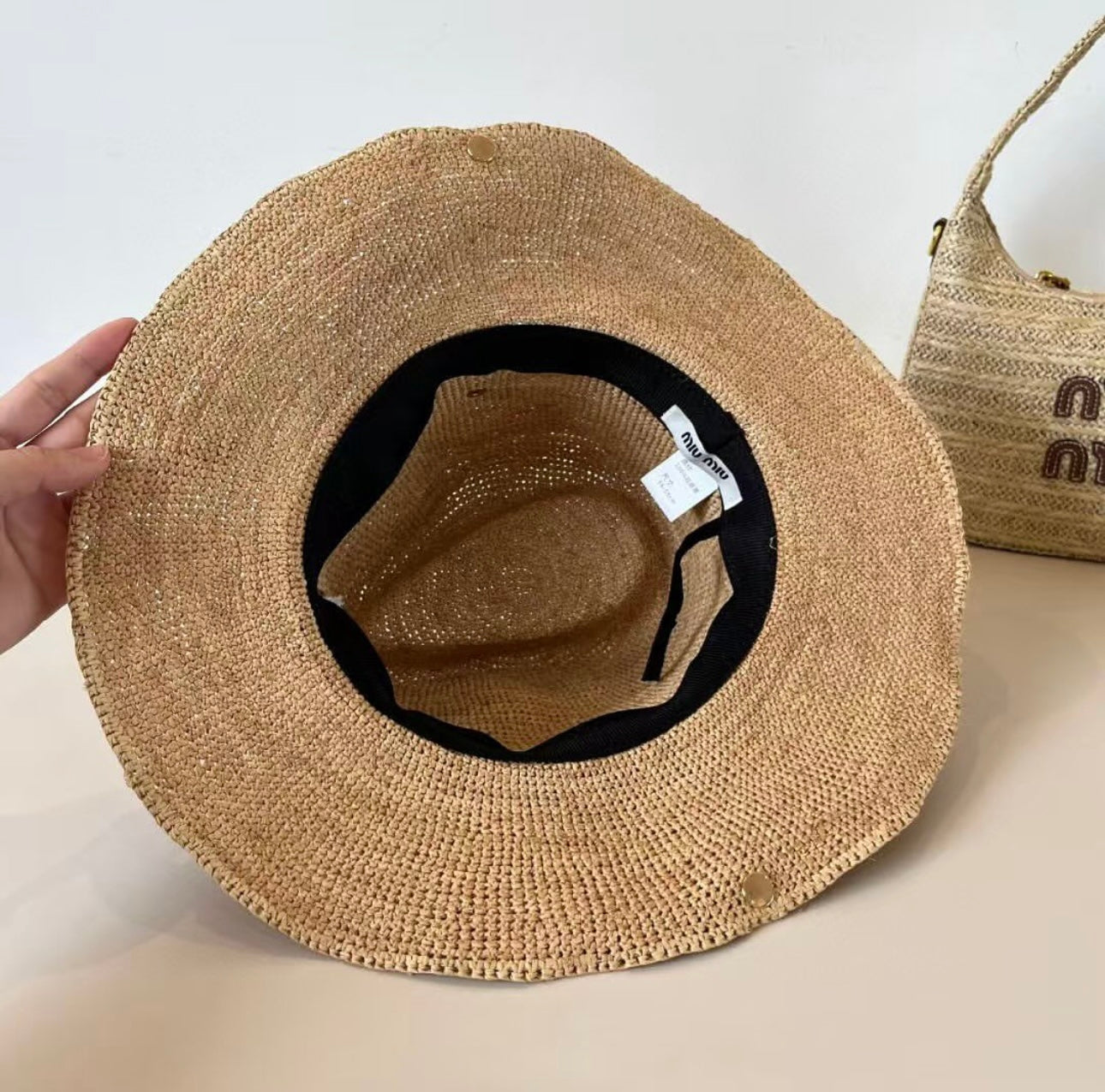 Logo Hat