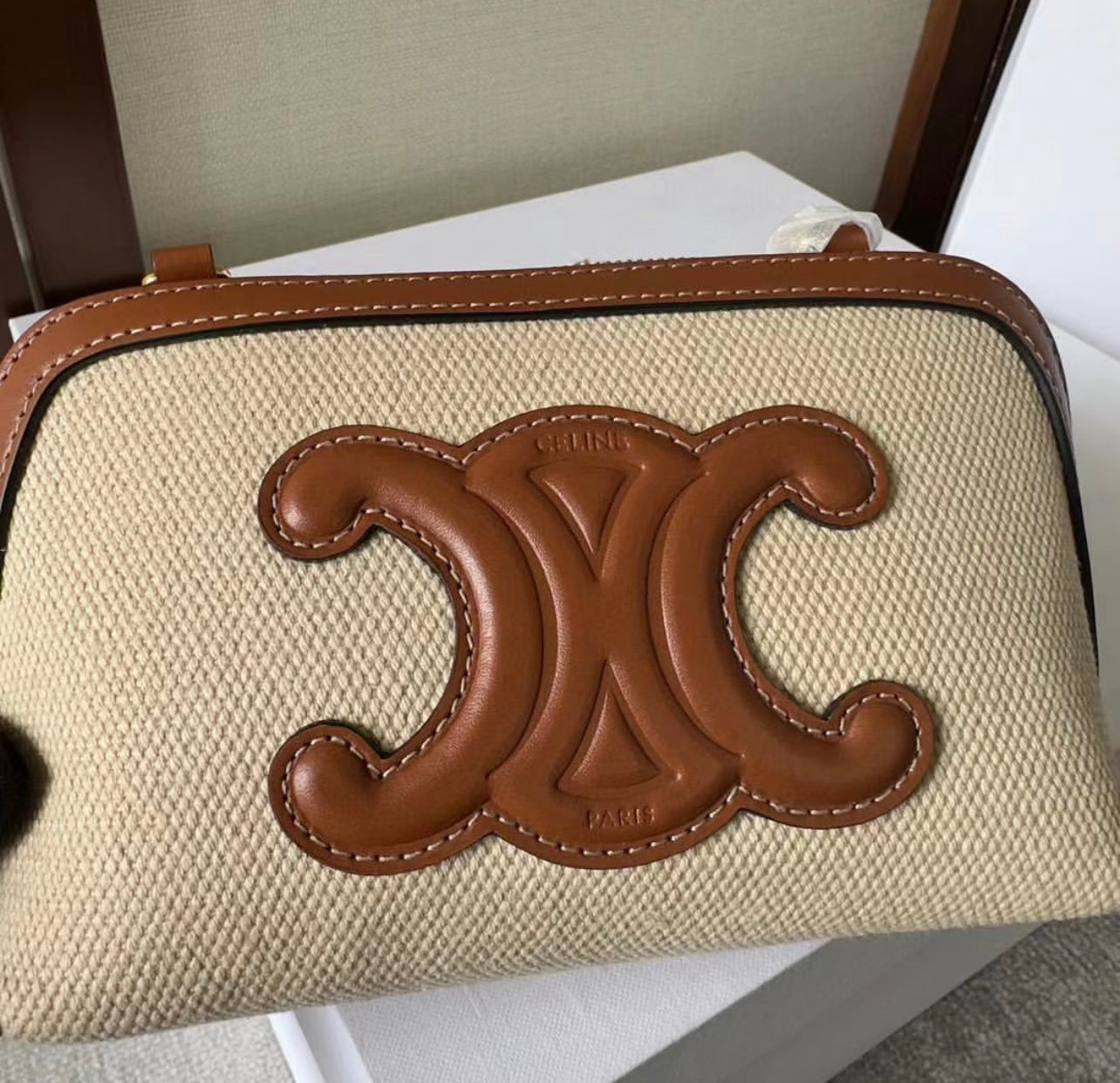 Triomphe Chain Pouch