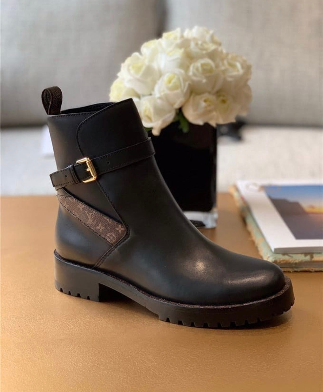 Discovery Flat Boots