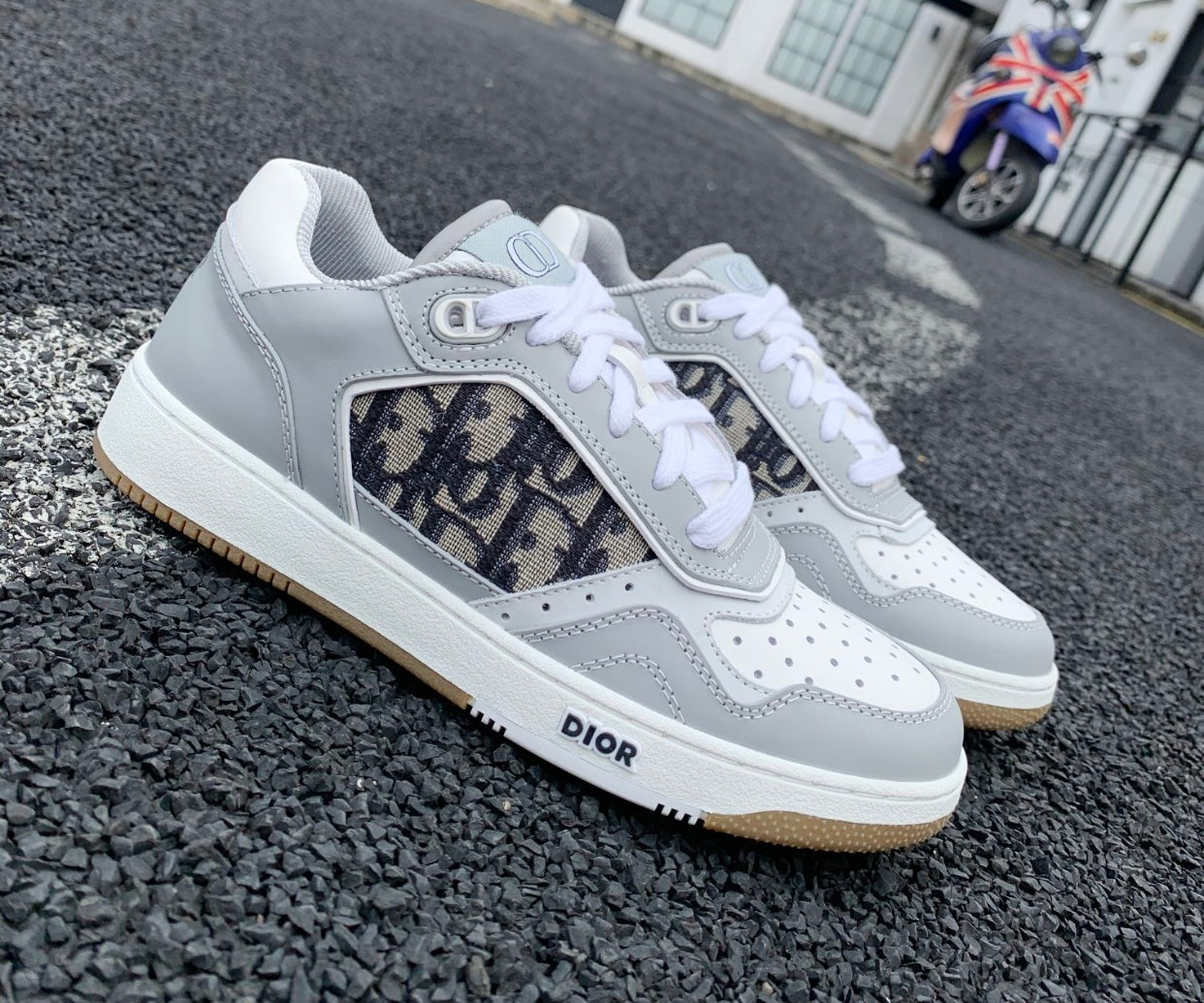 B27 Sneaker
