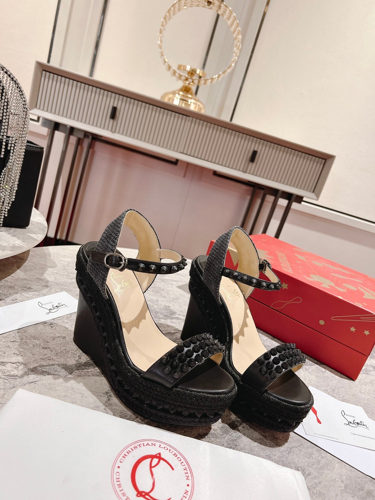 Madmonica Wedges