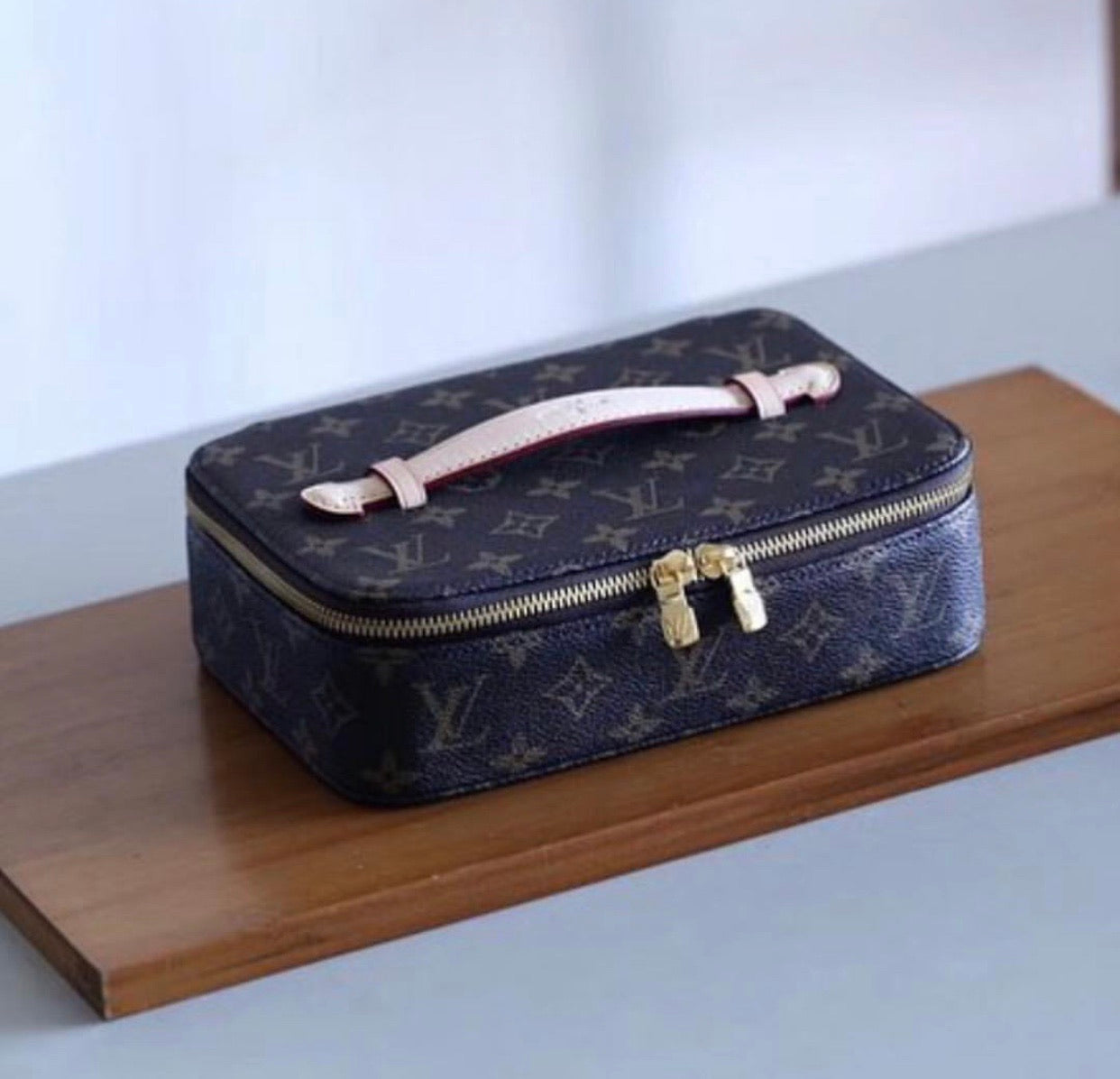 Nice Jewellery Case