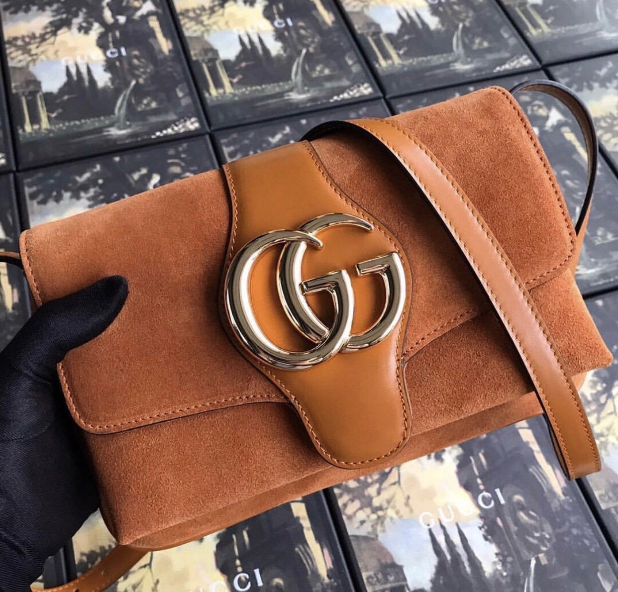 Arli Small Shoulder Bag