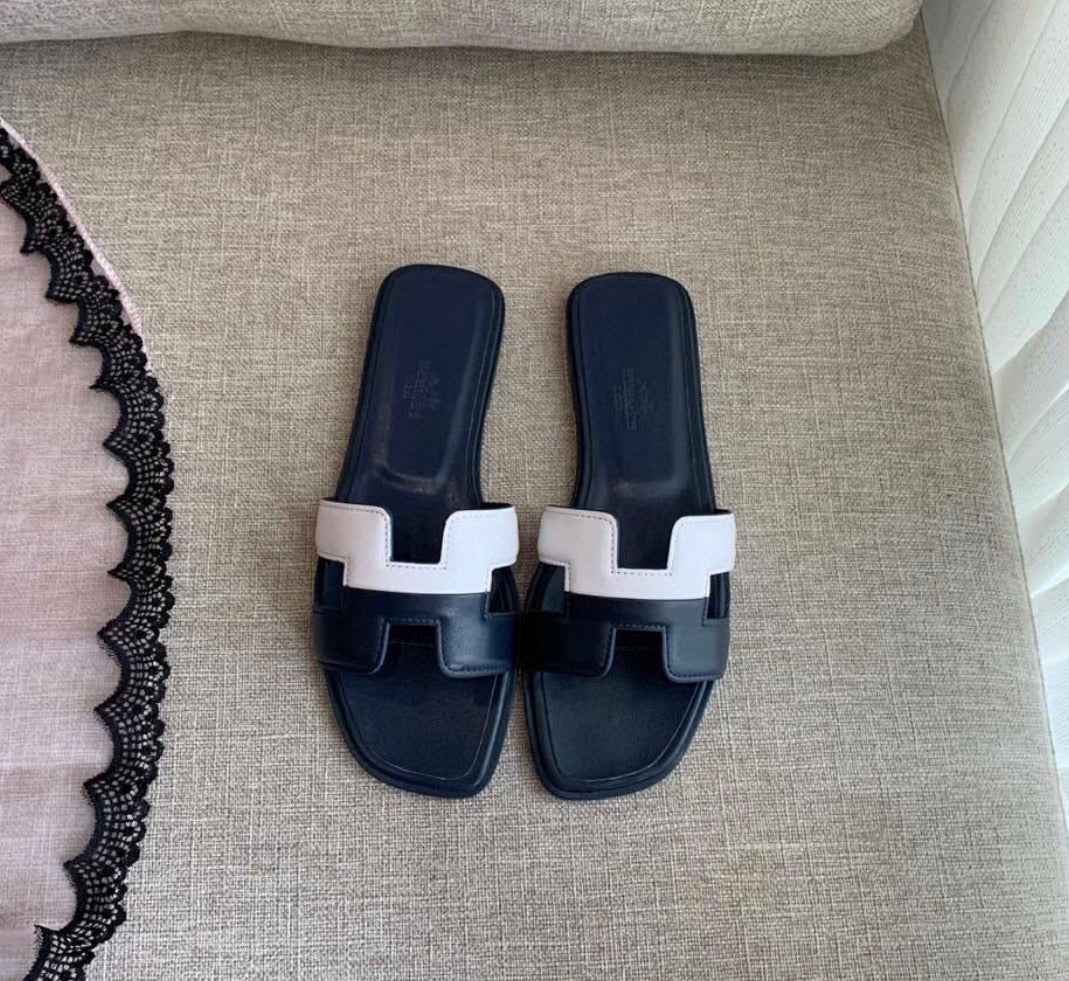 Oran Split Sandals