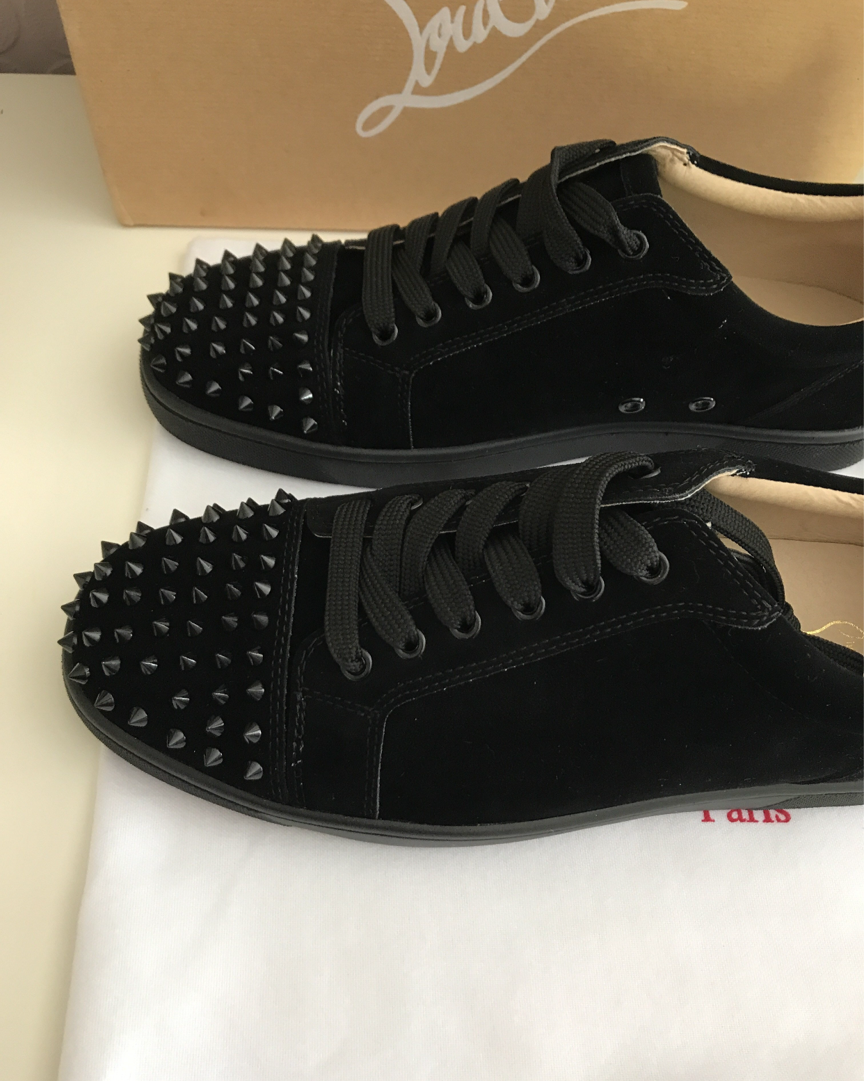 Louis Spikes Womens