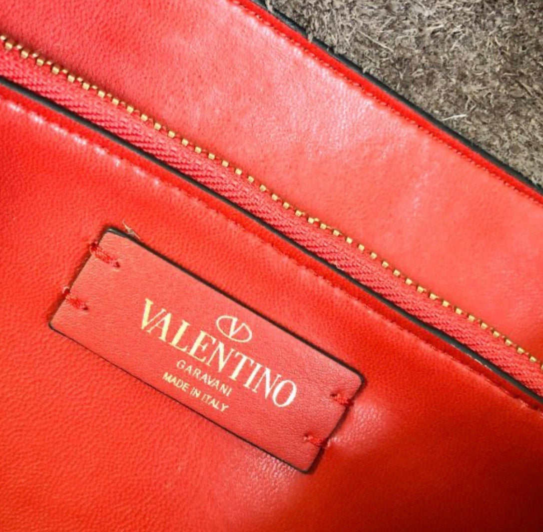 V Ring Crossbody