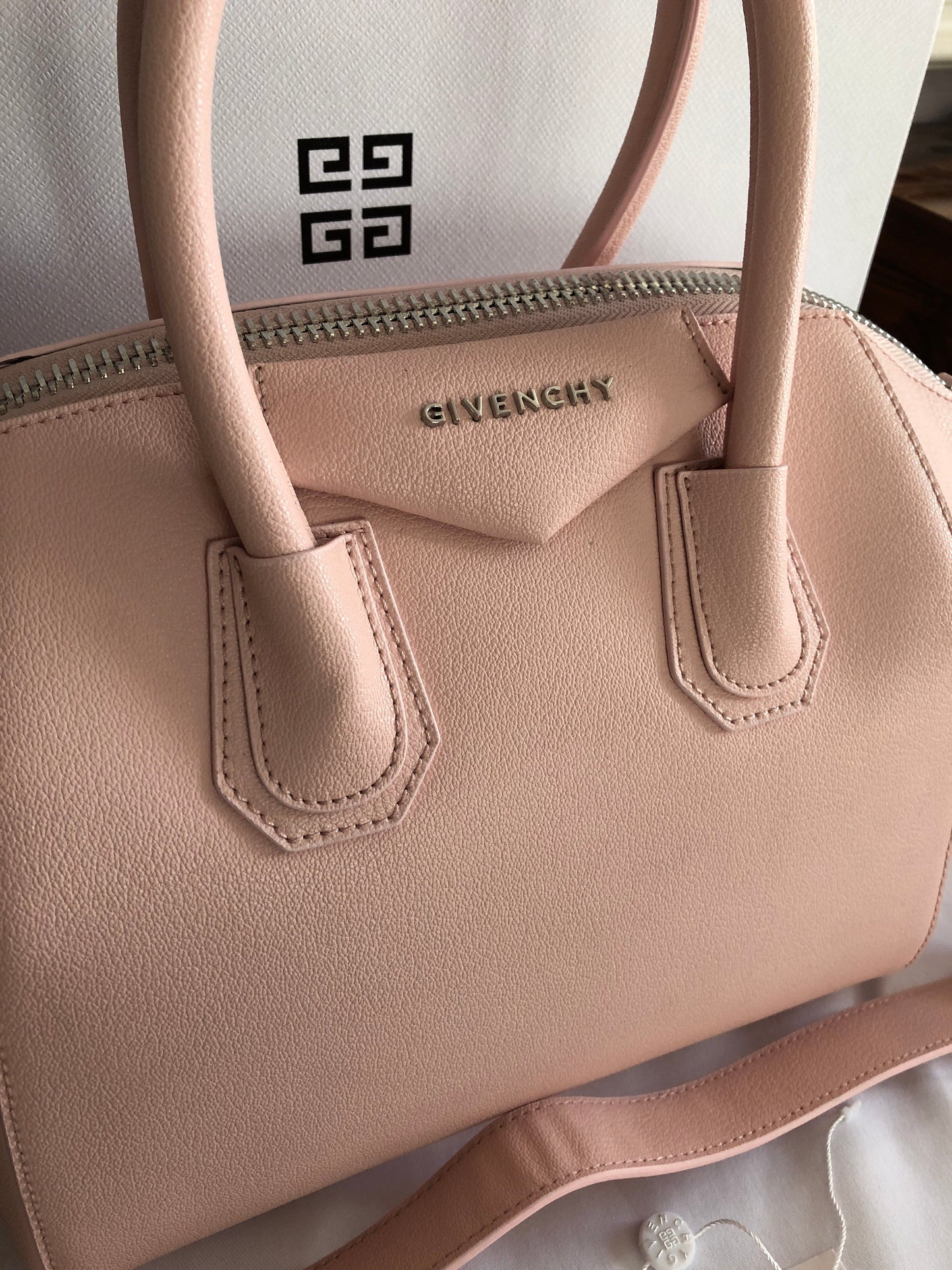 Antigona Grained Leather