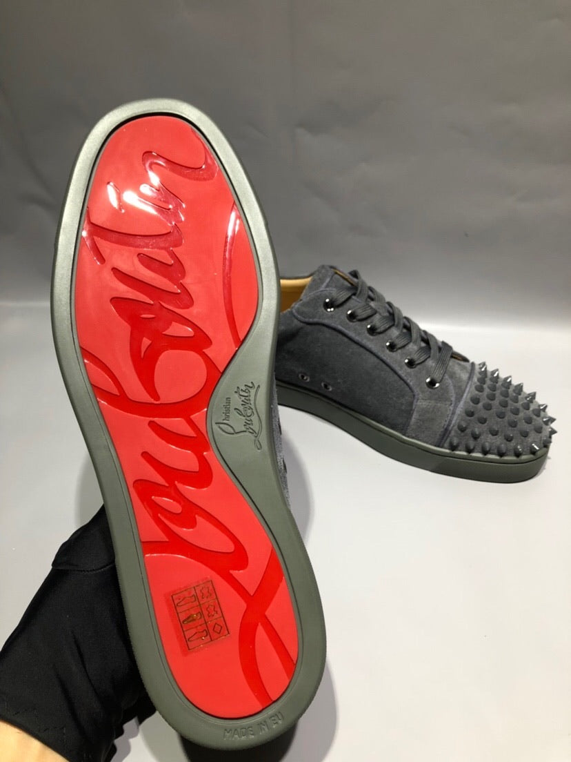 Louis Spikes Womens