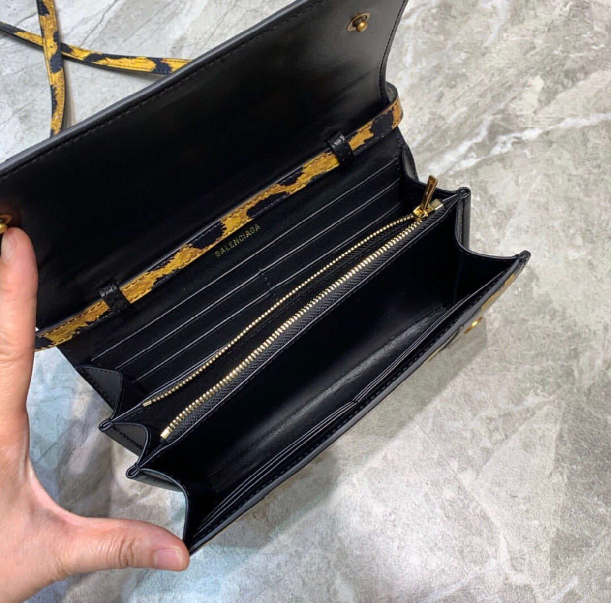 Hourglass WOC