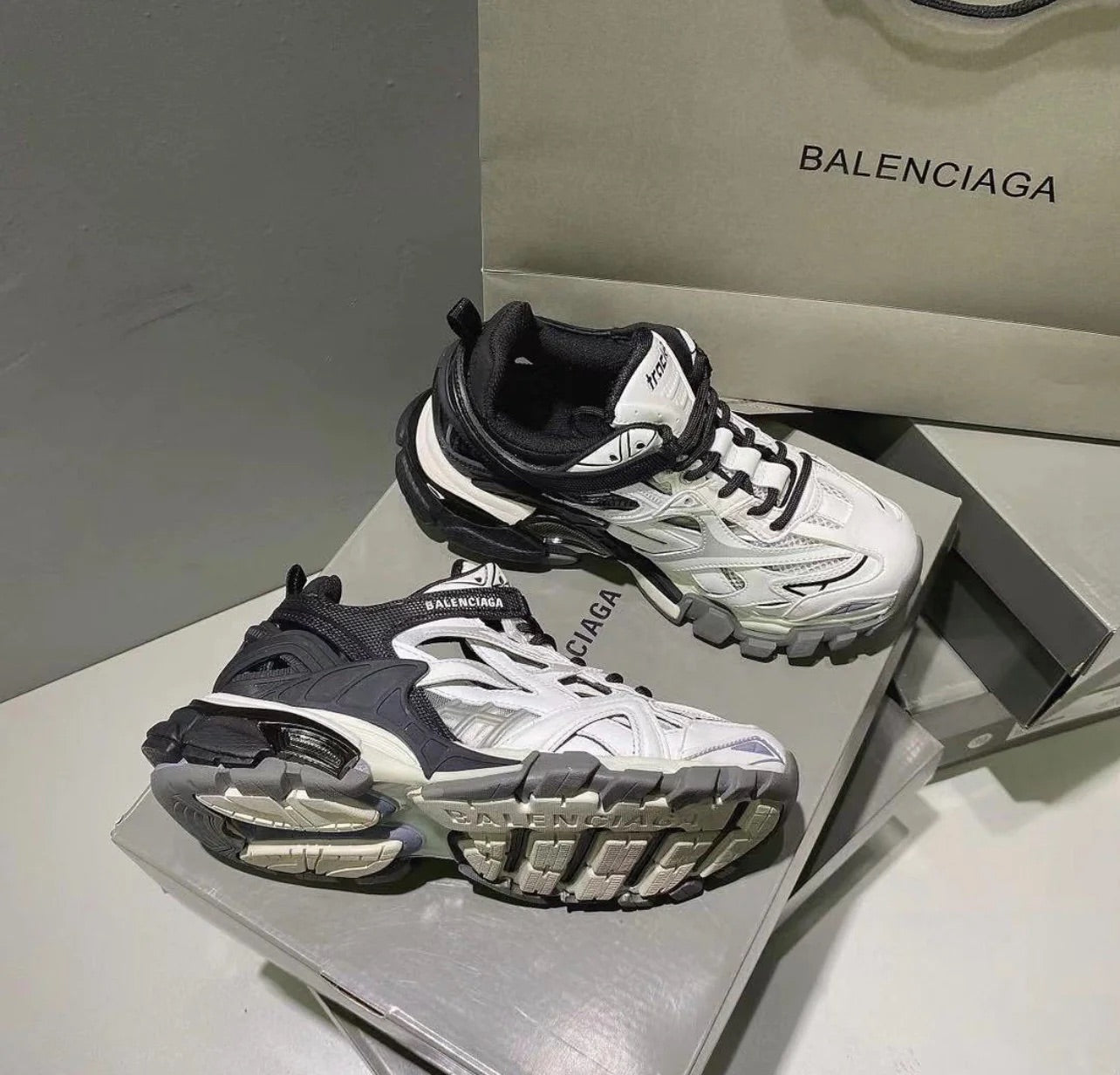 Track 2.0 Trainers