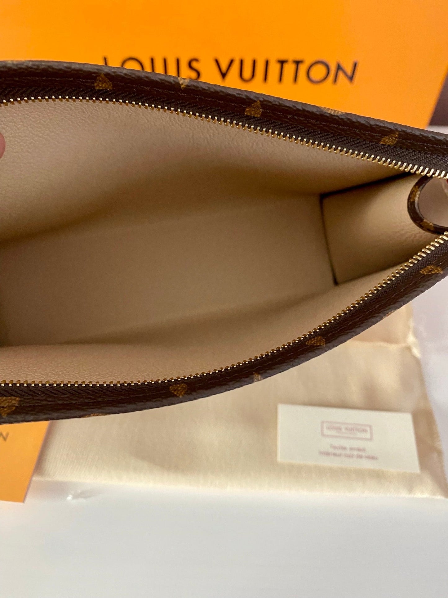 Toiletry Pouch 19