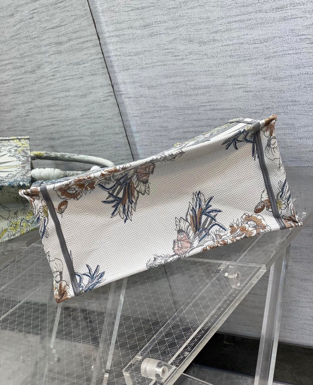 Medium Book Tote