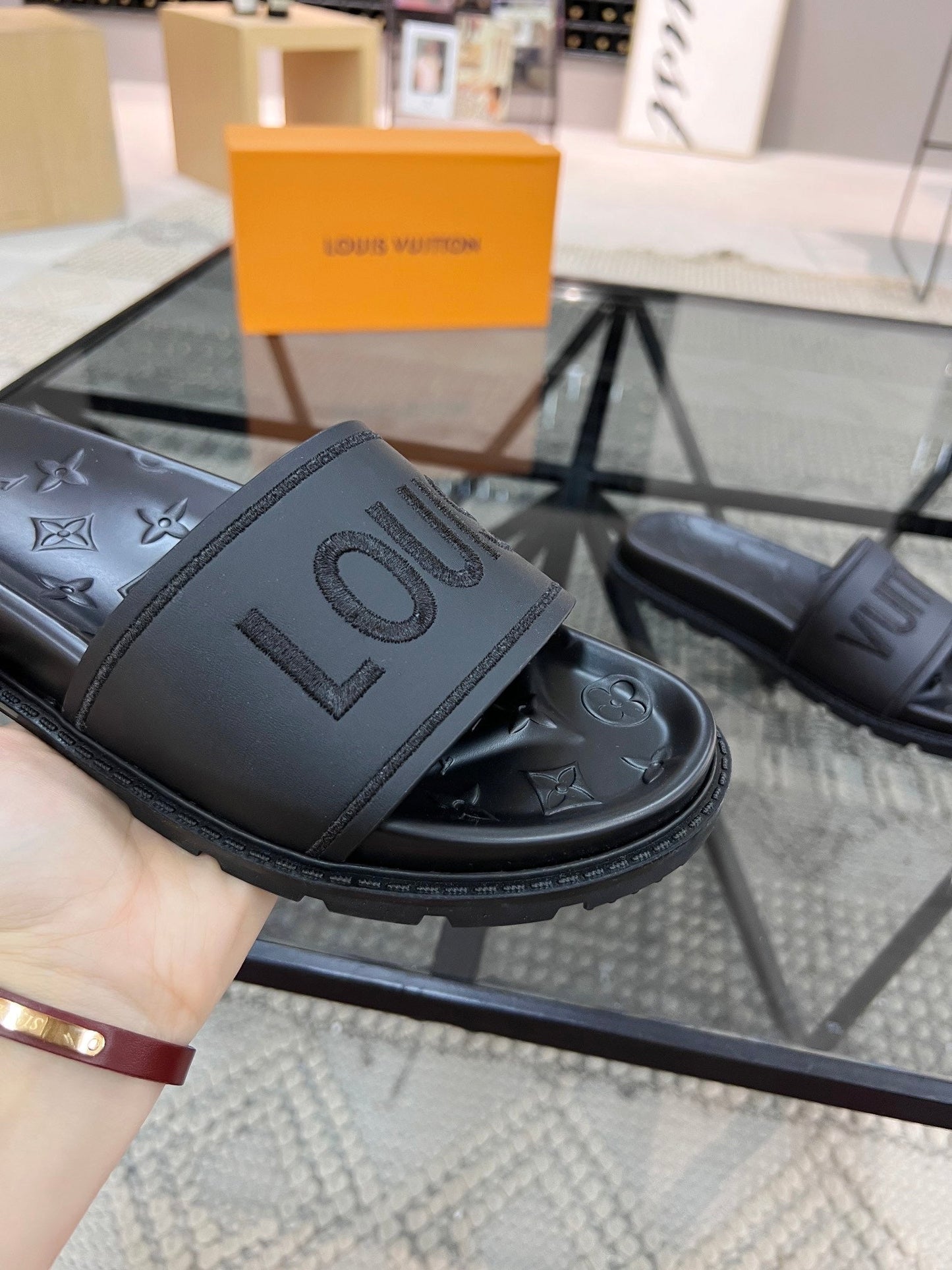 Logo Slides