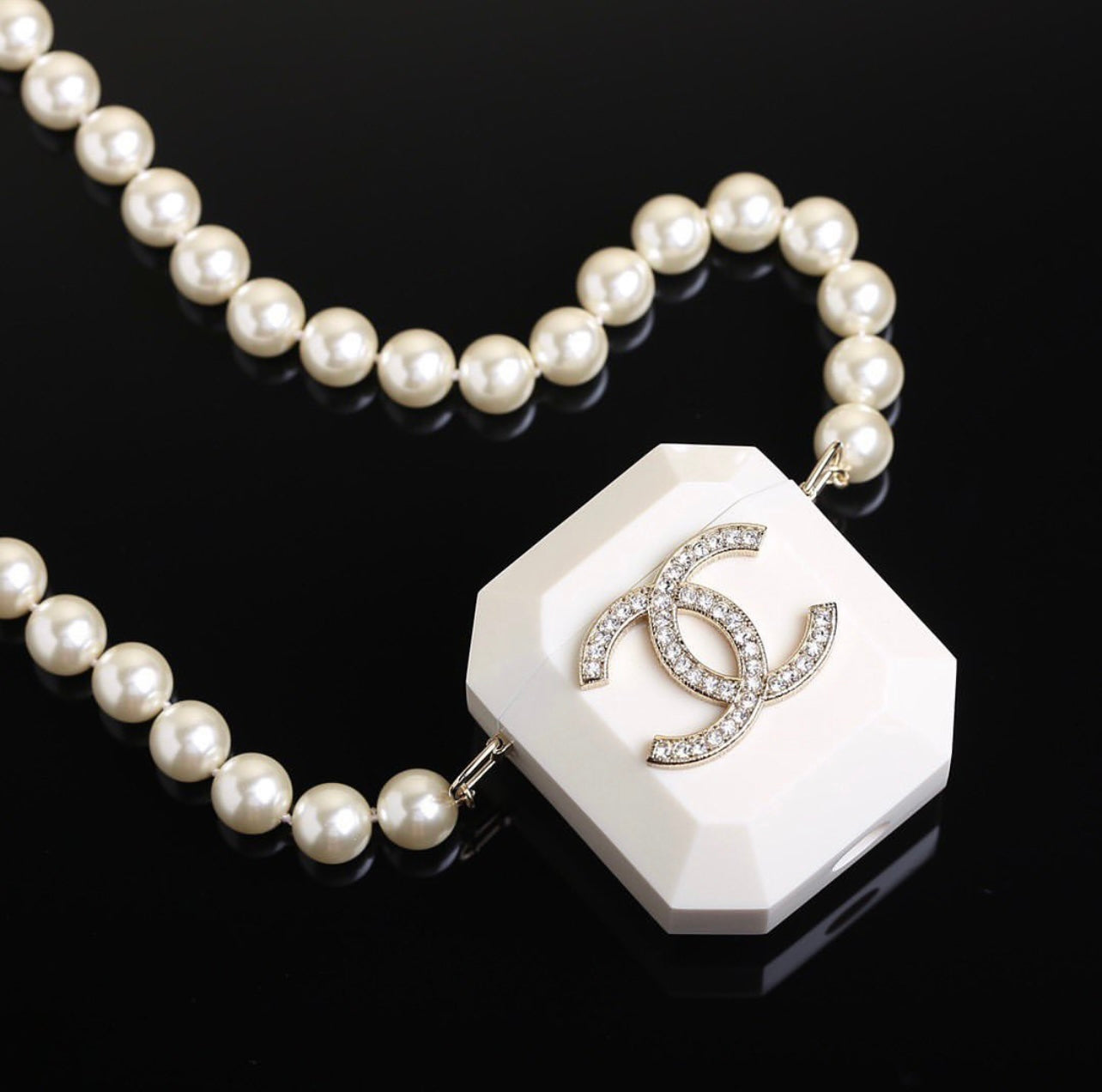 Pearl AirPod Case