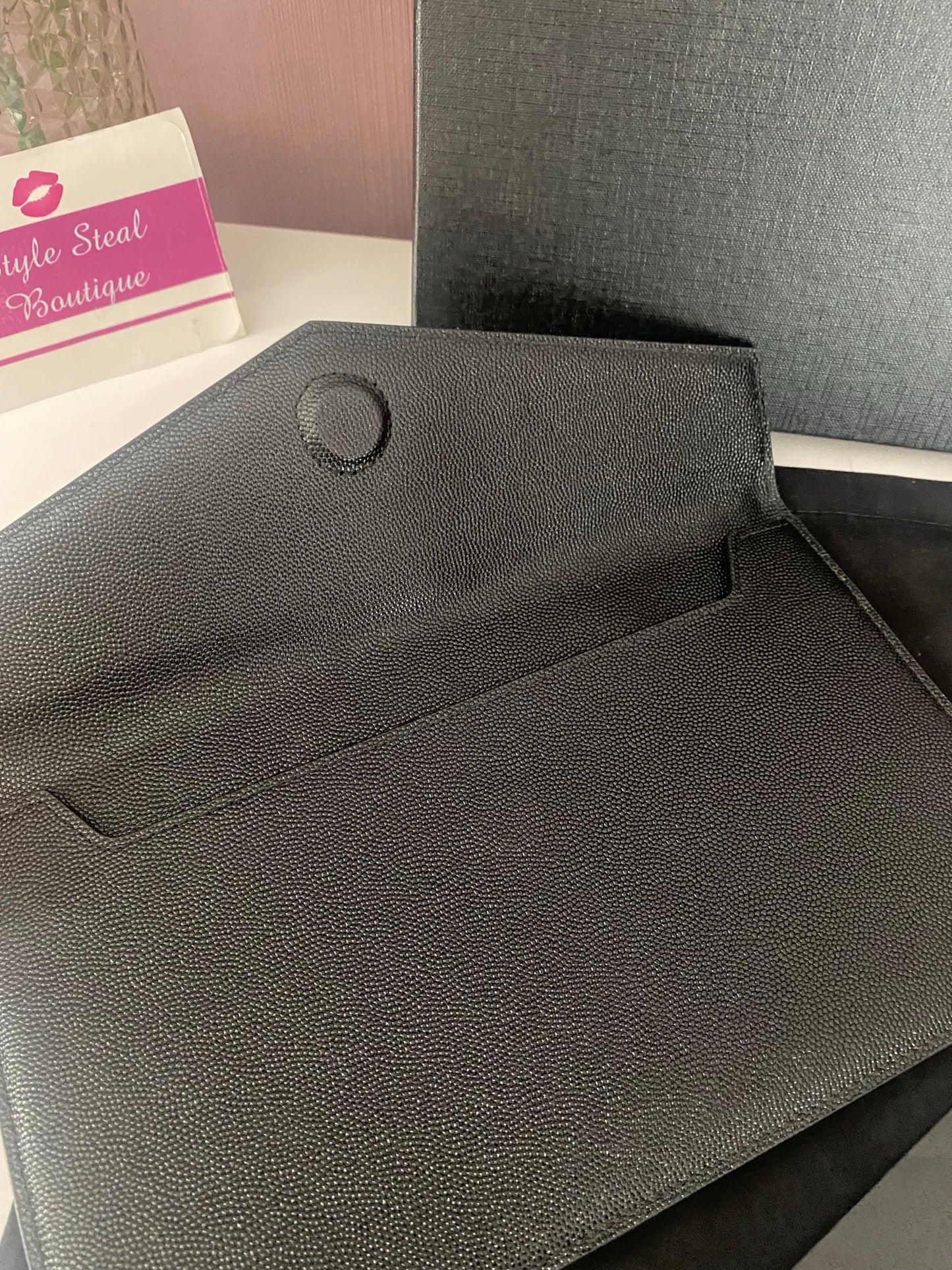 Logo Clutch