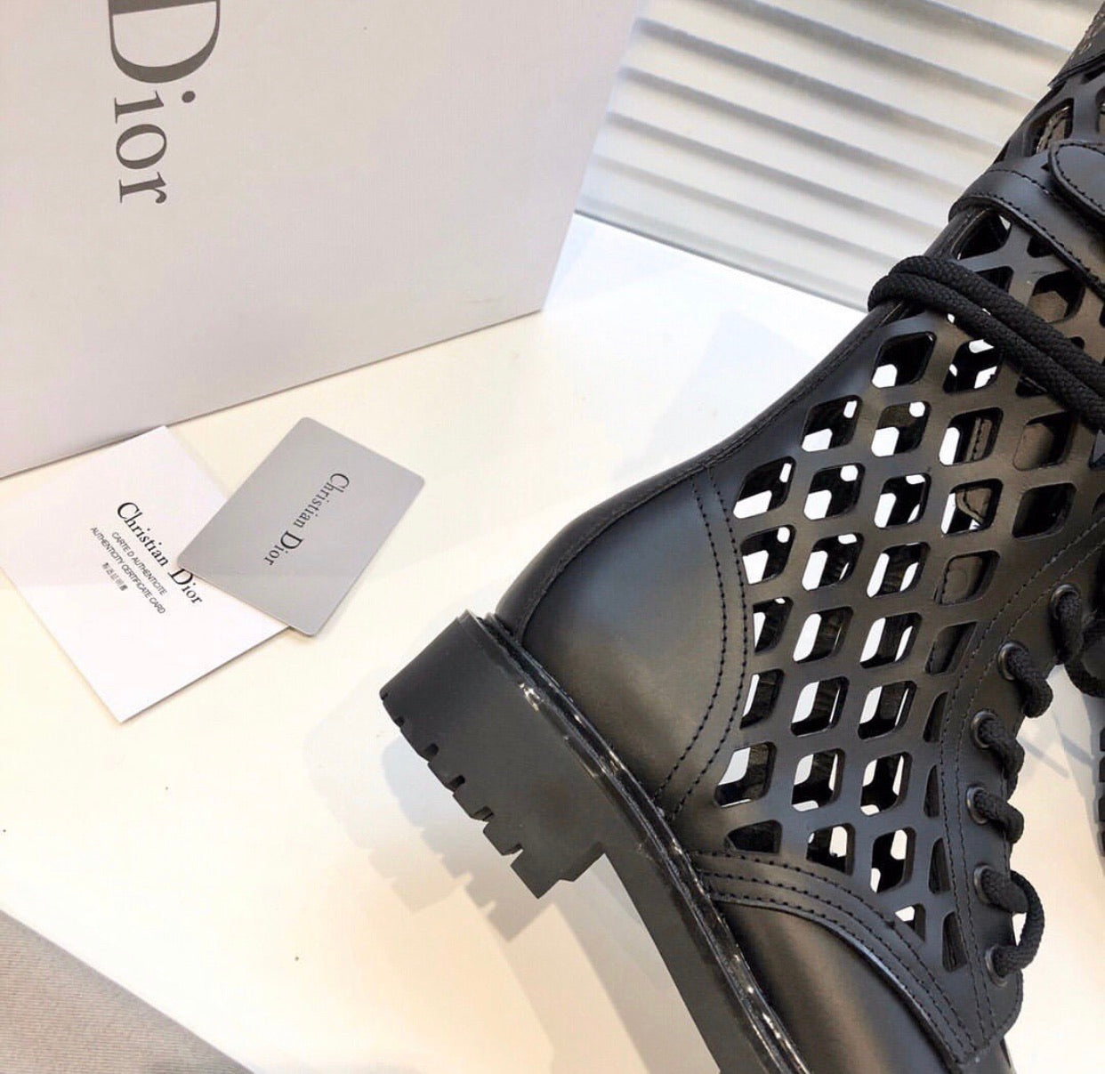 D Trap Boots