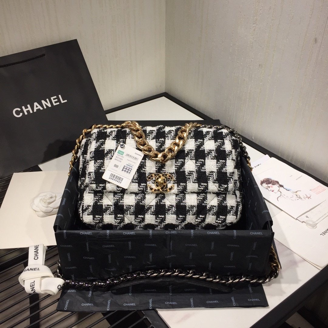 19 Tweed Bag