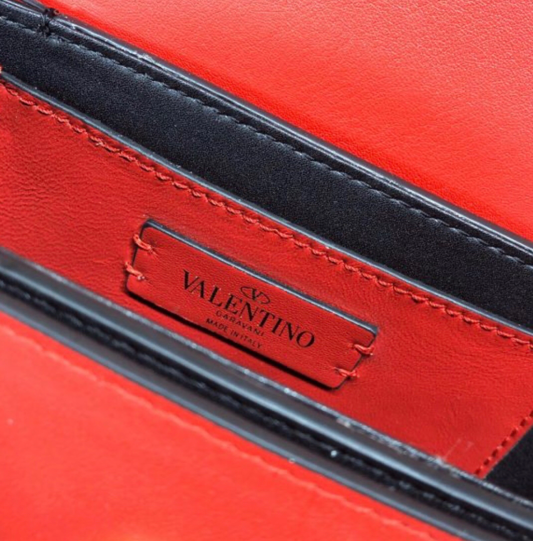 Supervee Small Crossbody